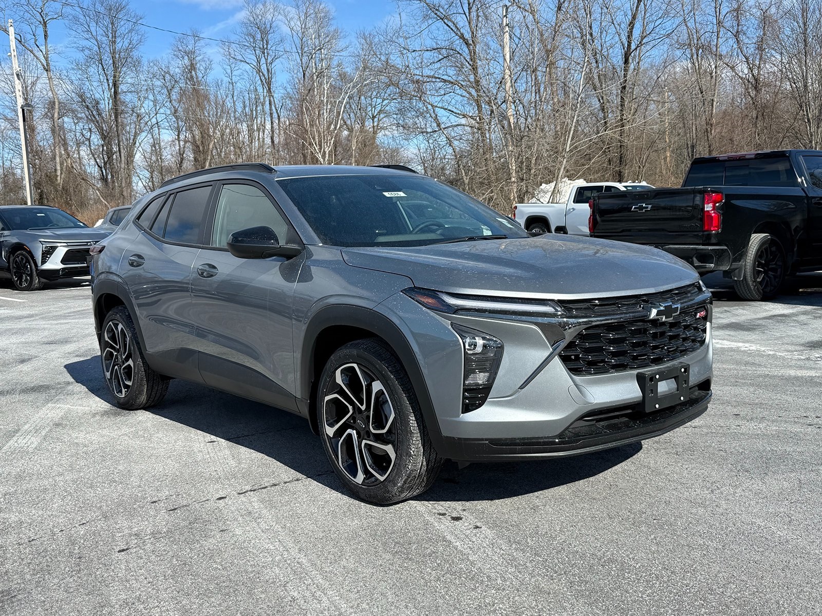 Photo view of 2025 Chevrolet Trax in Gray