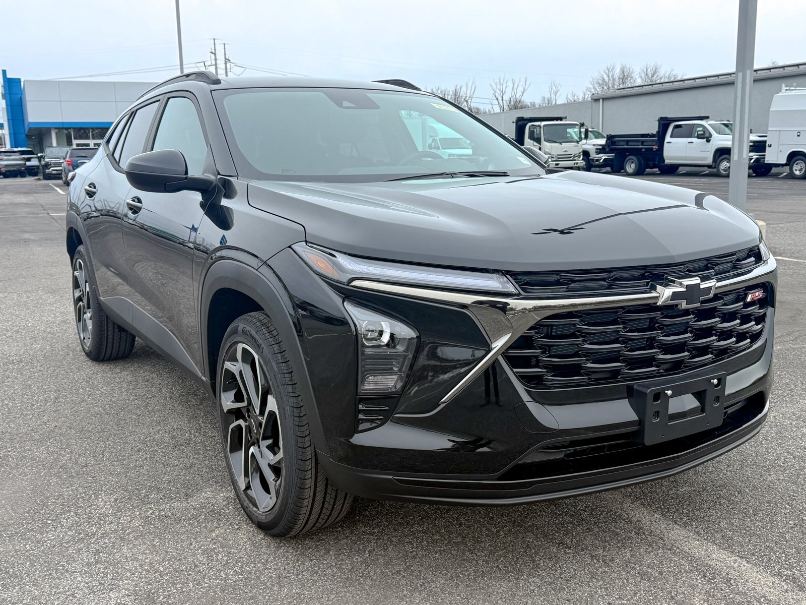 Photo view of 2026 Chevrolet Trax in Black