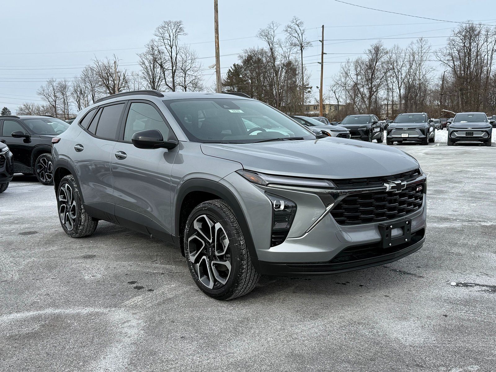 Photo view of 2025 Chevrolet Trax in Gray