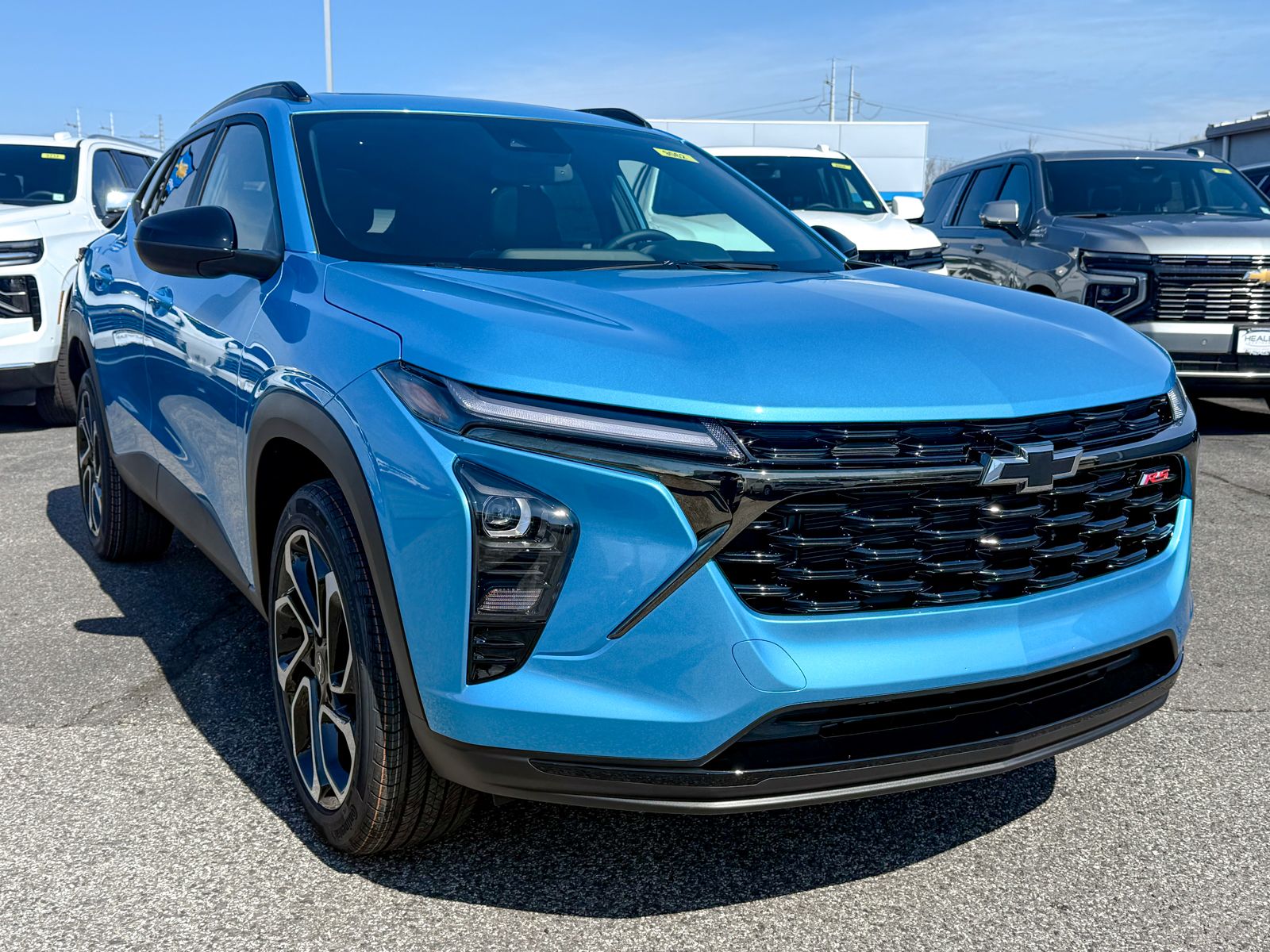 Photo view of 2026 Chevrolet Trax in Blue
