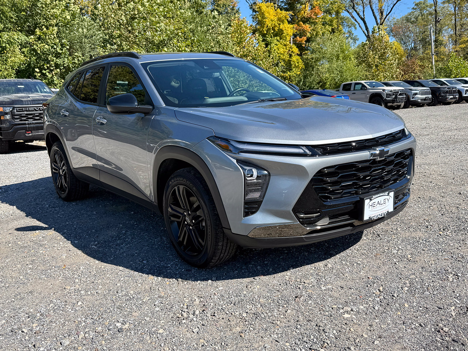 Photo view of 2025 Chevrolet Trax in Gray