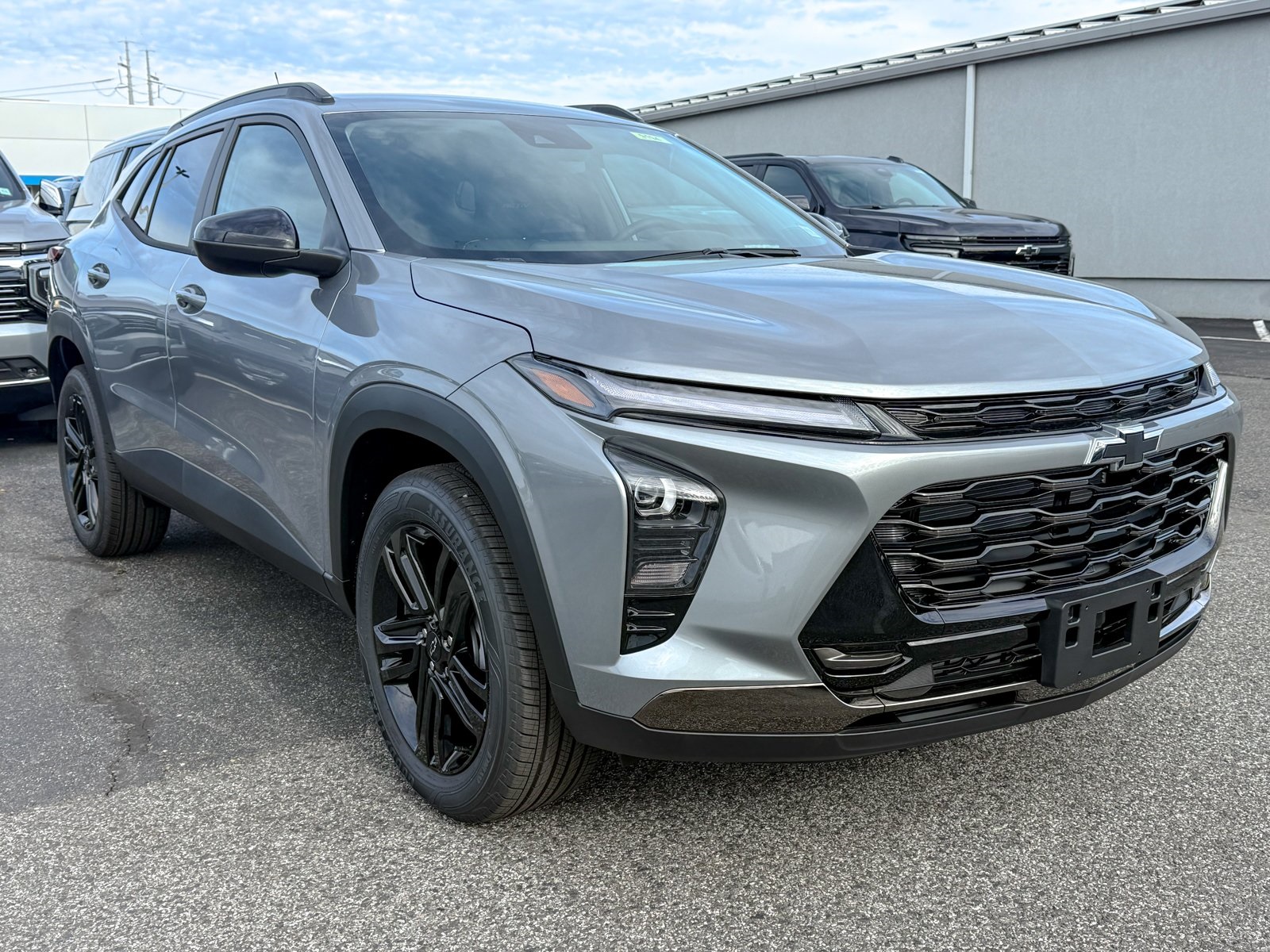 Photo view of 2026 Chevrolet Trax in Gray