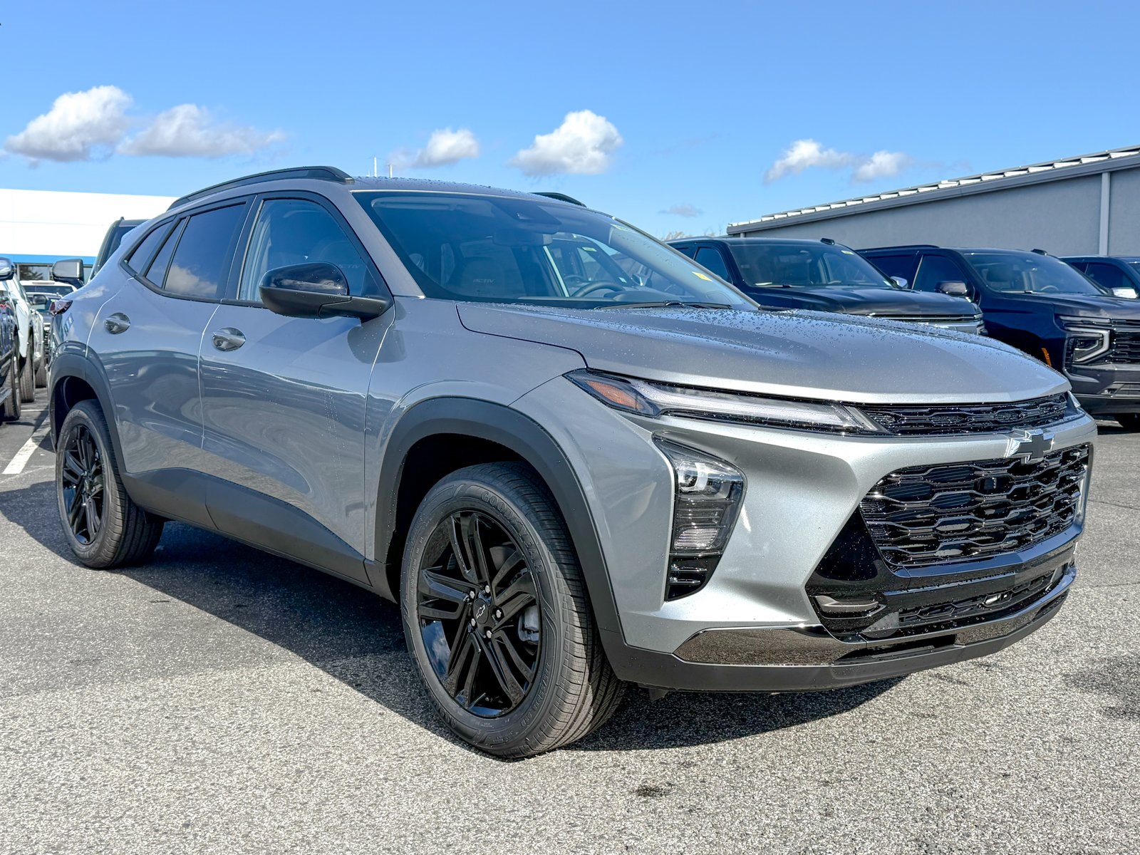 Photo view of 2026 Chevrolet Trax in Gray