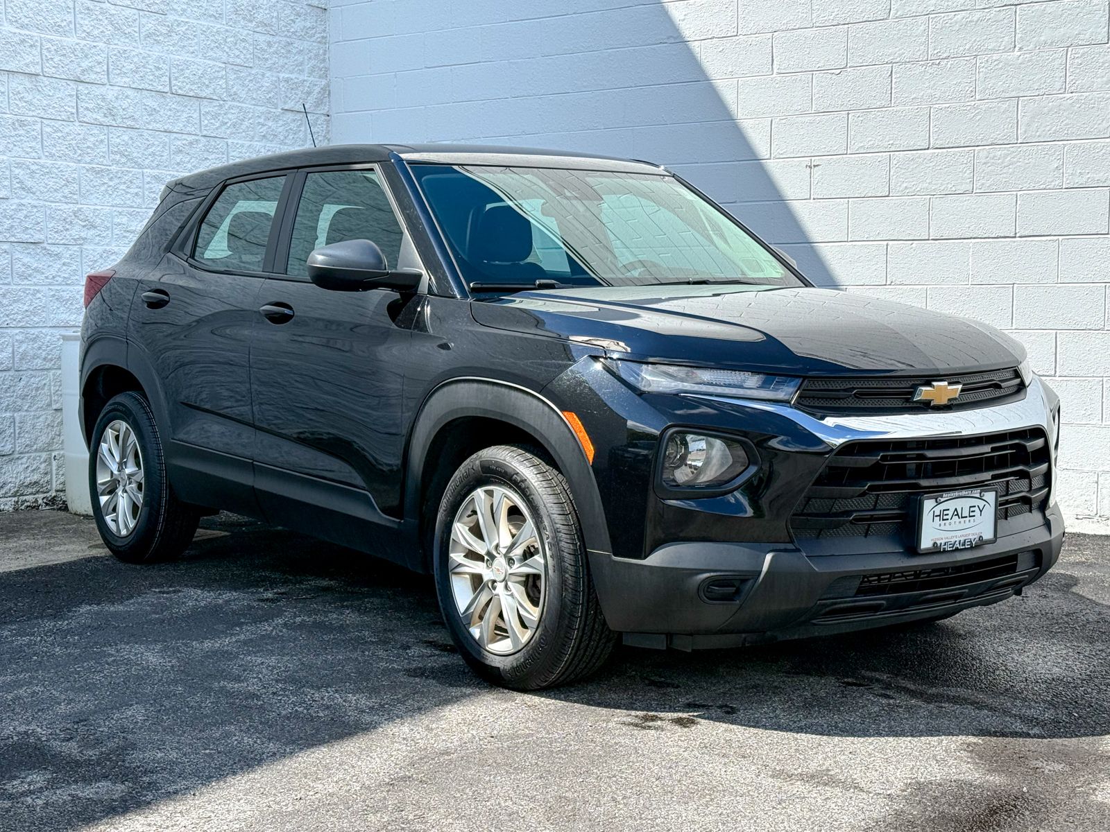 Photo view of 2021 Chevrolet Trailblazer in Black