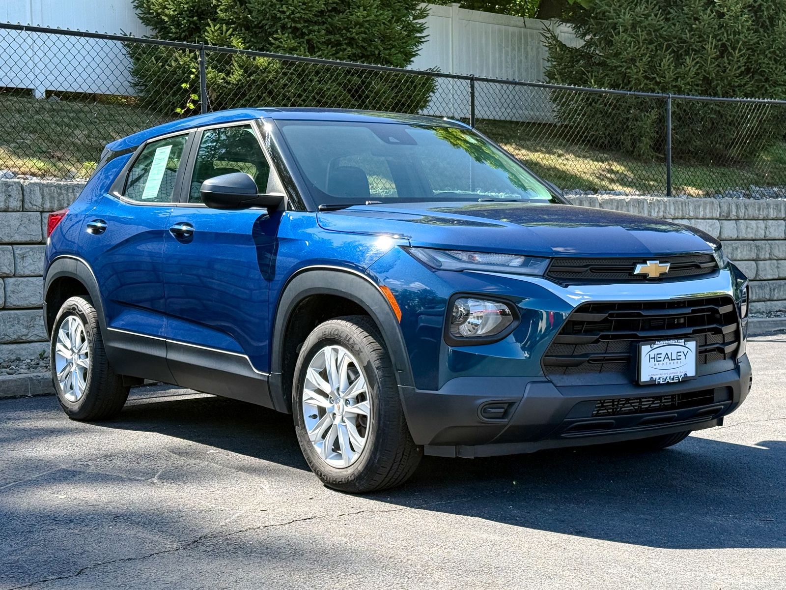 Photo view of 2021 Chevrolet Trailblazer in Blue