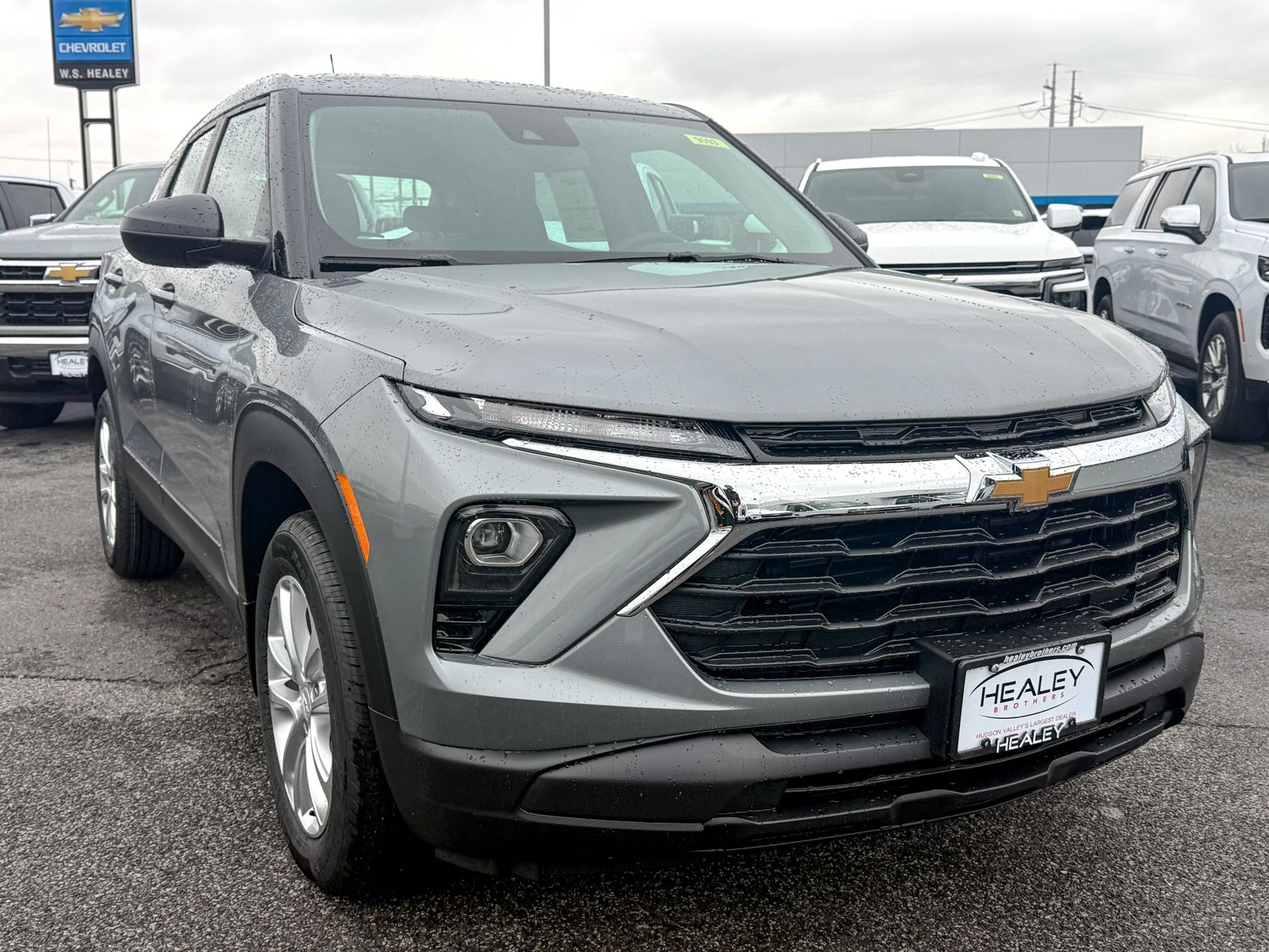 Photo view of 2026 Chevrolet Trailblazer in Gray