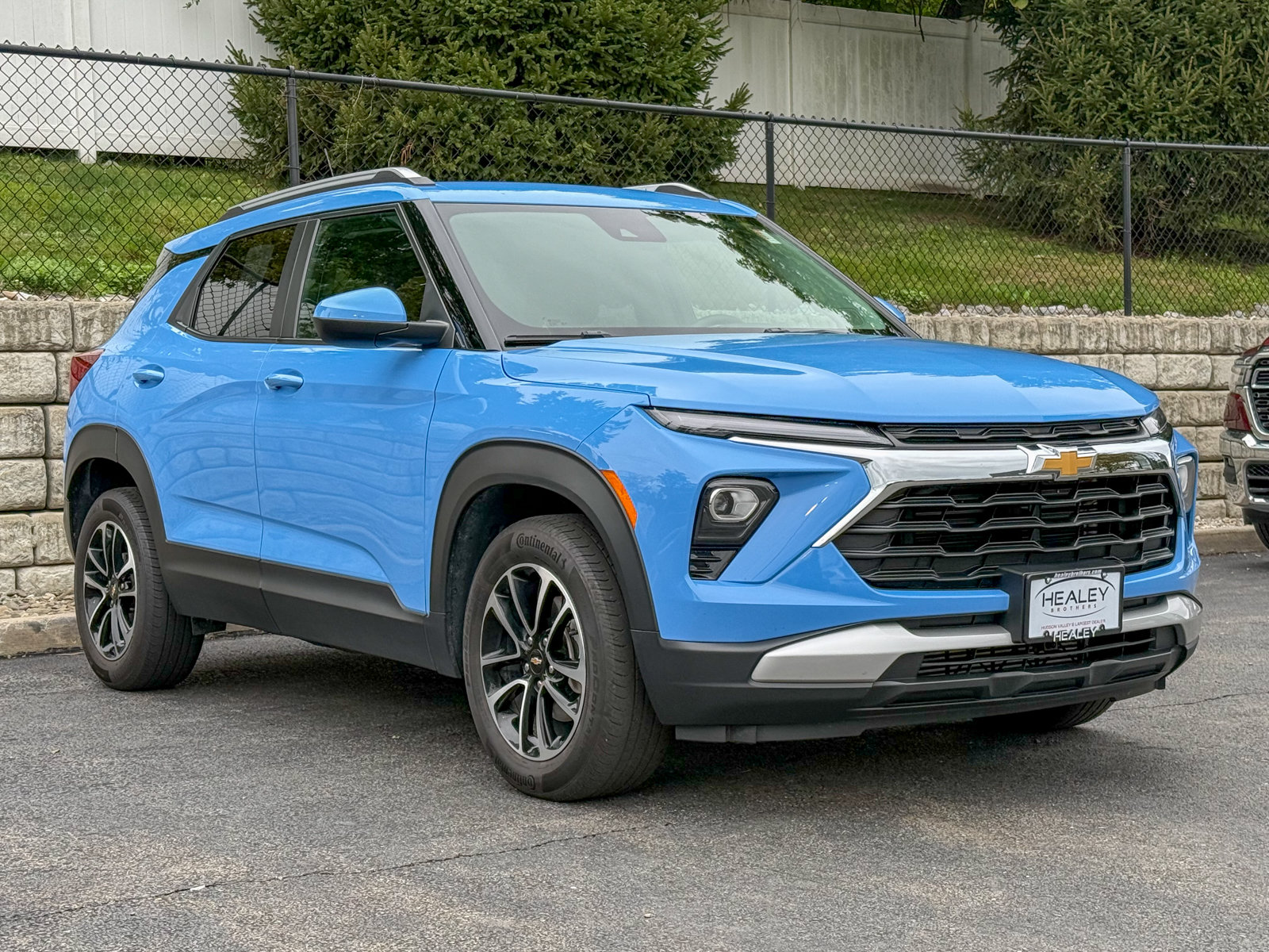 Photo view of 2024 Chevrolet Trailblazer in Blue