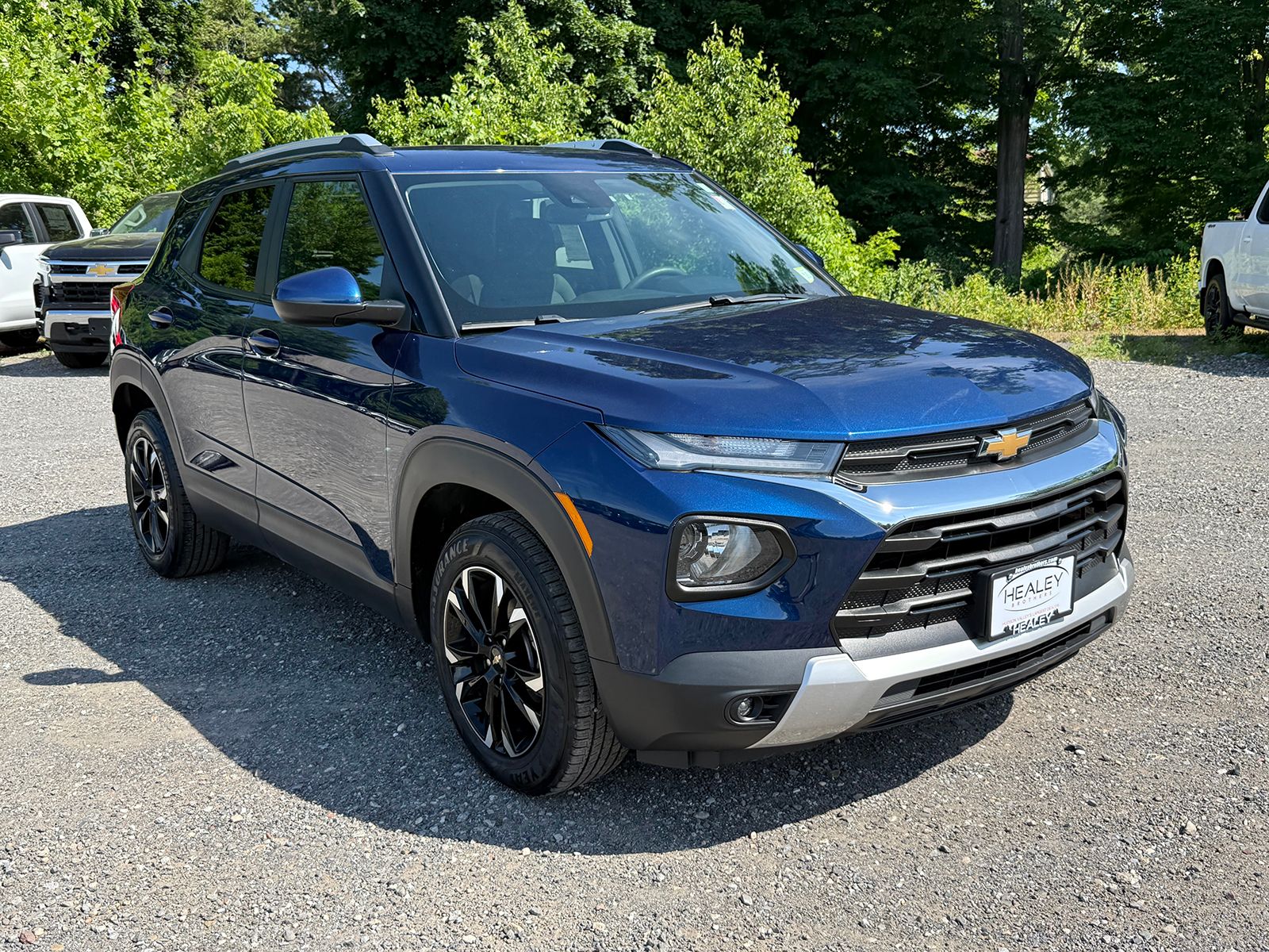 Photo view of 2022 Chevrolet Trailblazer in Blue