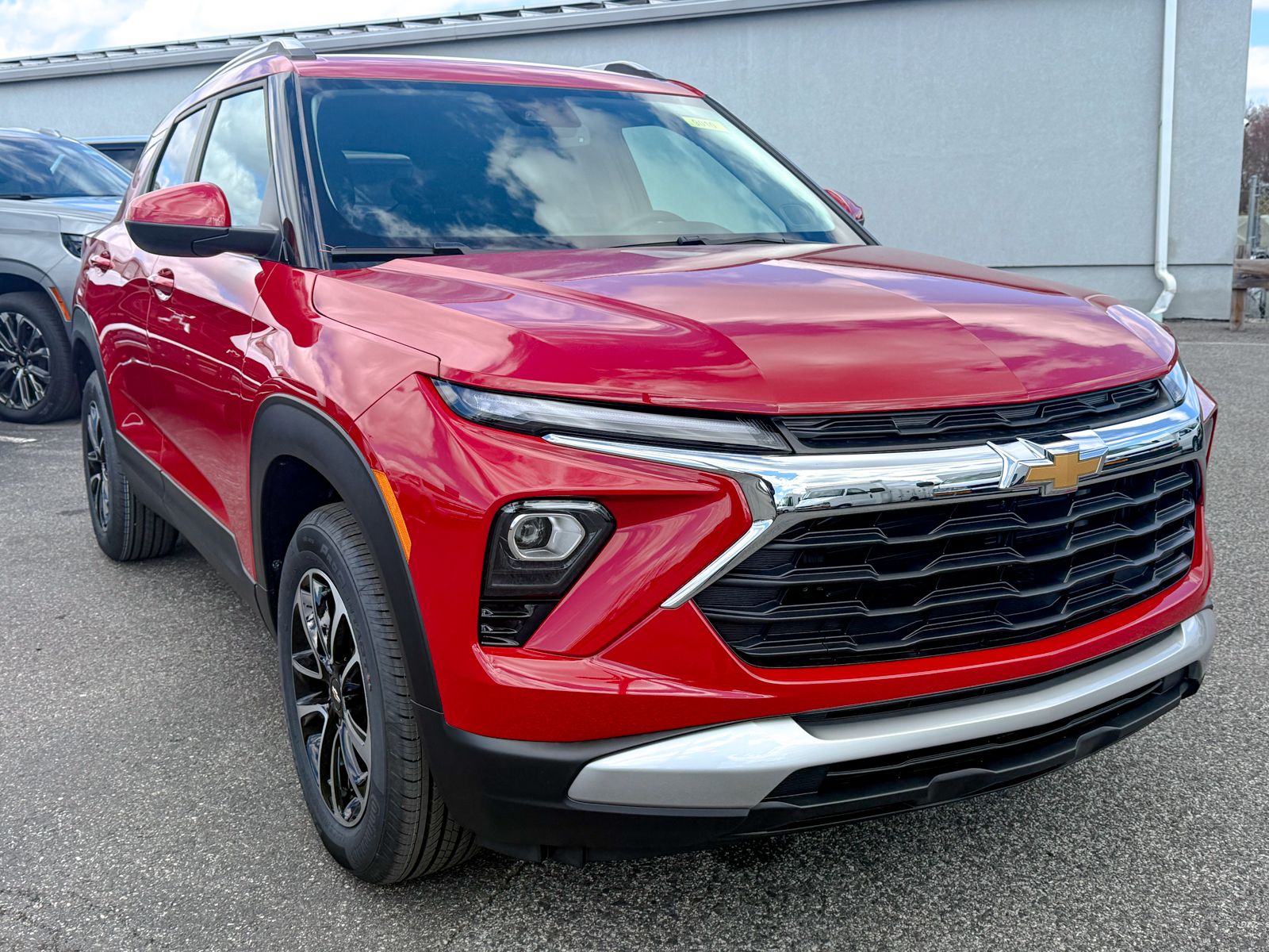 Photo view of 2026 Chevrolet Trailblazer in Red