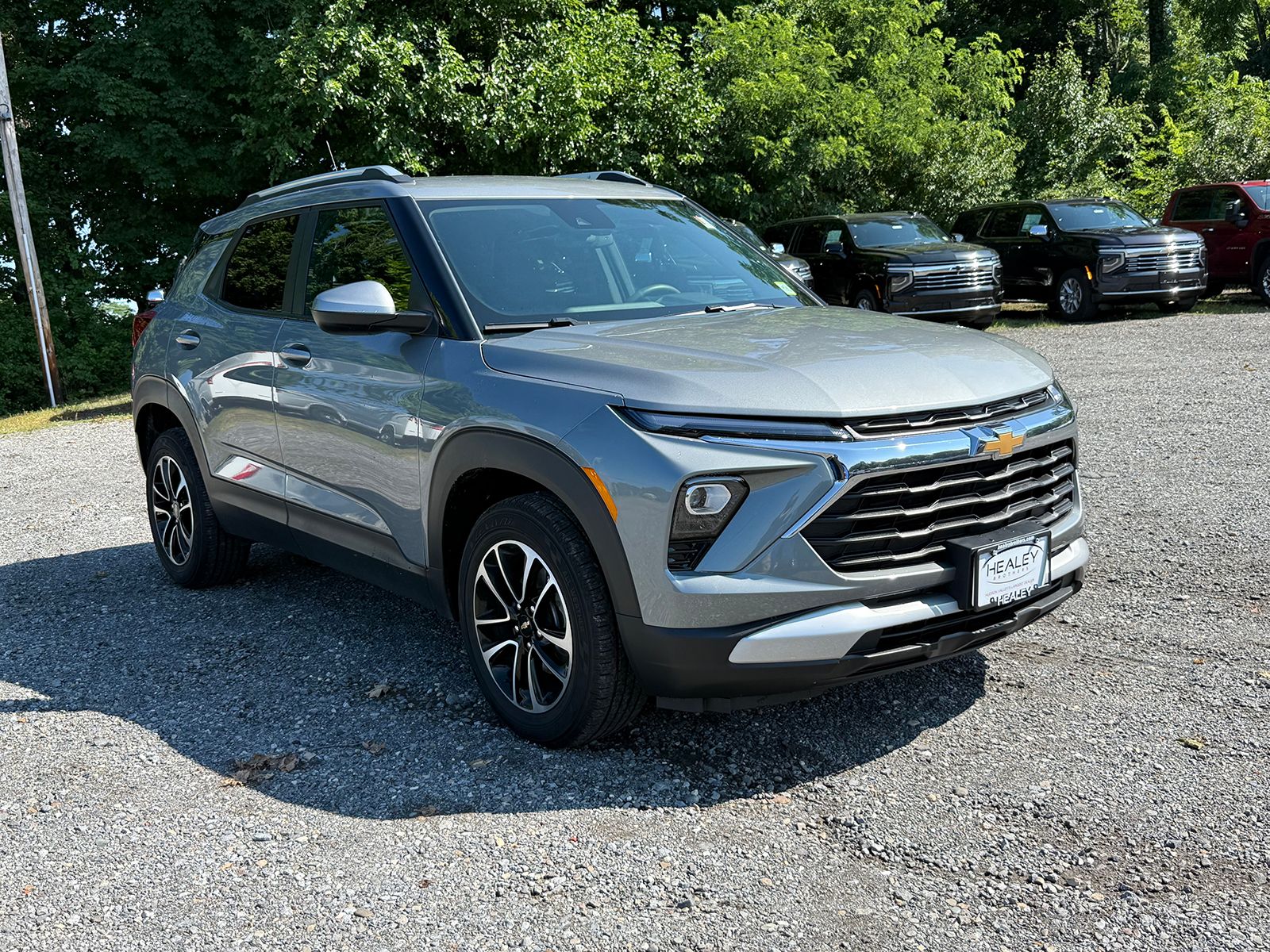 Photo view of 2024 Chevrolet Trailblazer in Gray
