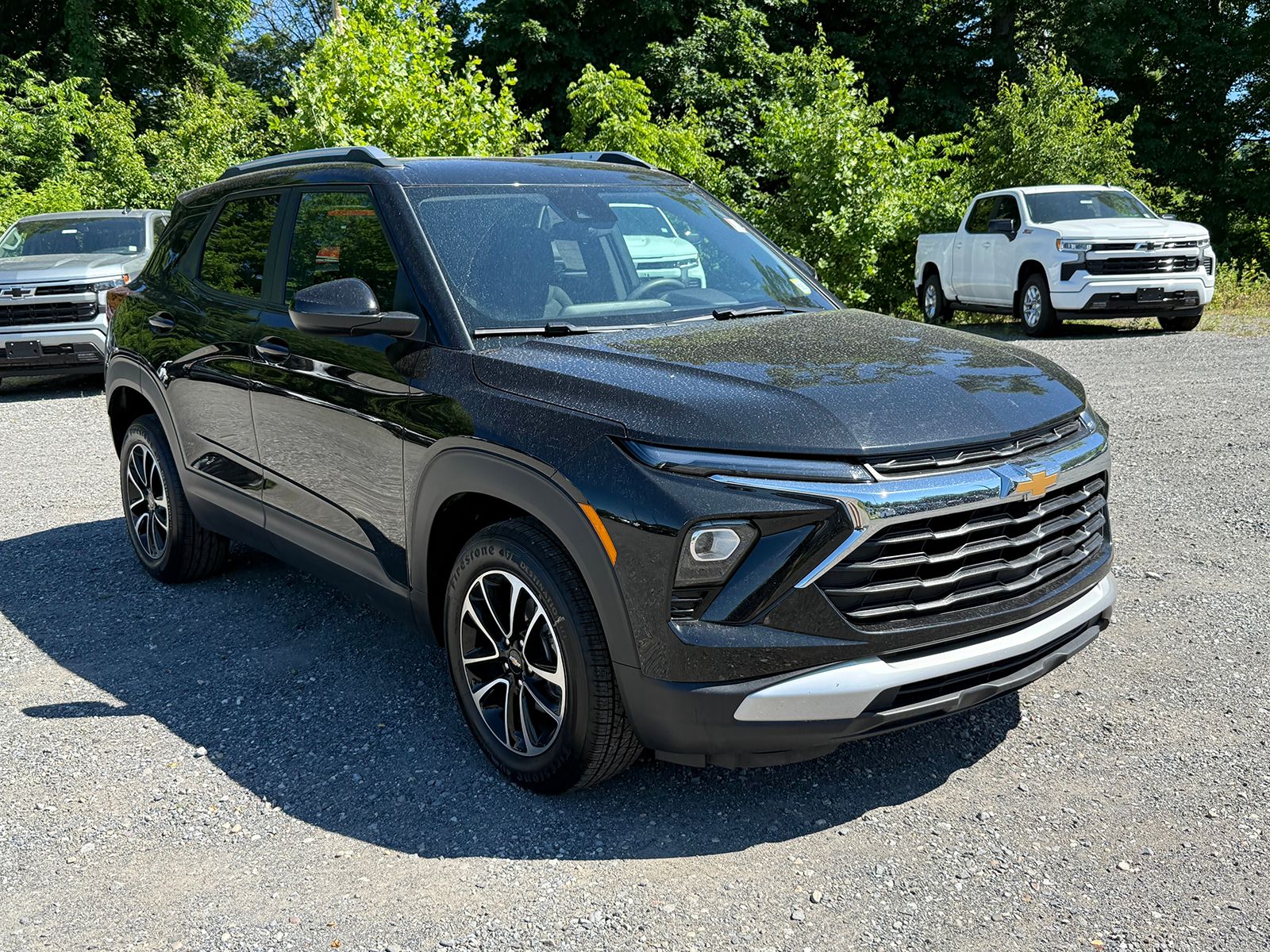 Photo view of 2024 Chevrolet Trailblazer in Black