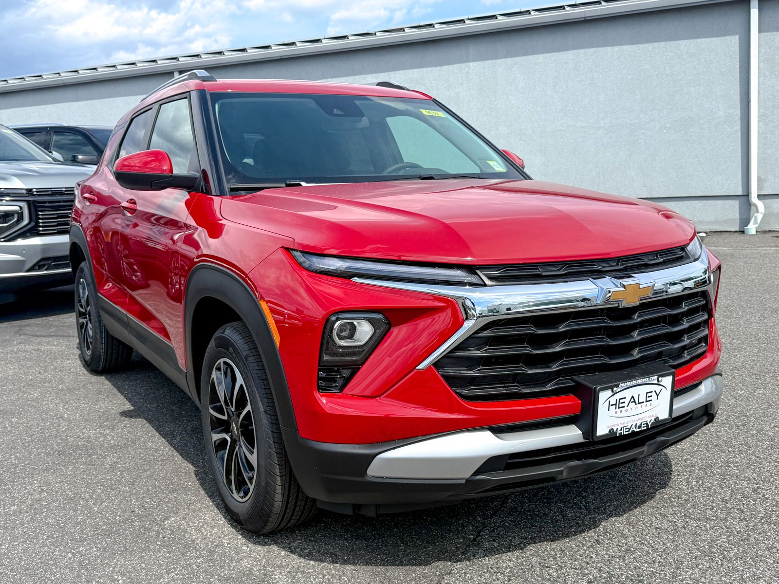 Photo view of 2026 Chevrolet Trailblazer in Red