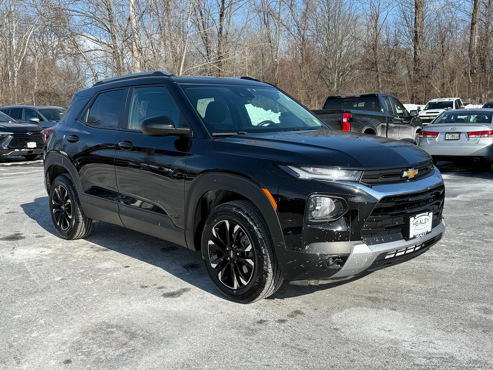 Photo view of 2023 Chevrolet Trailblazer in Black