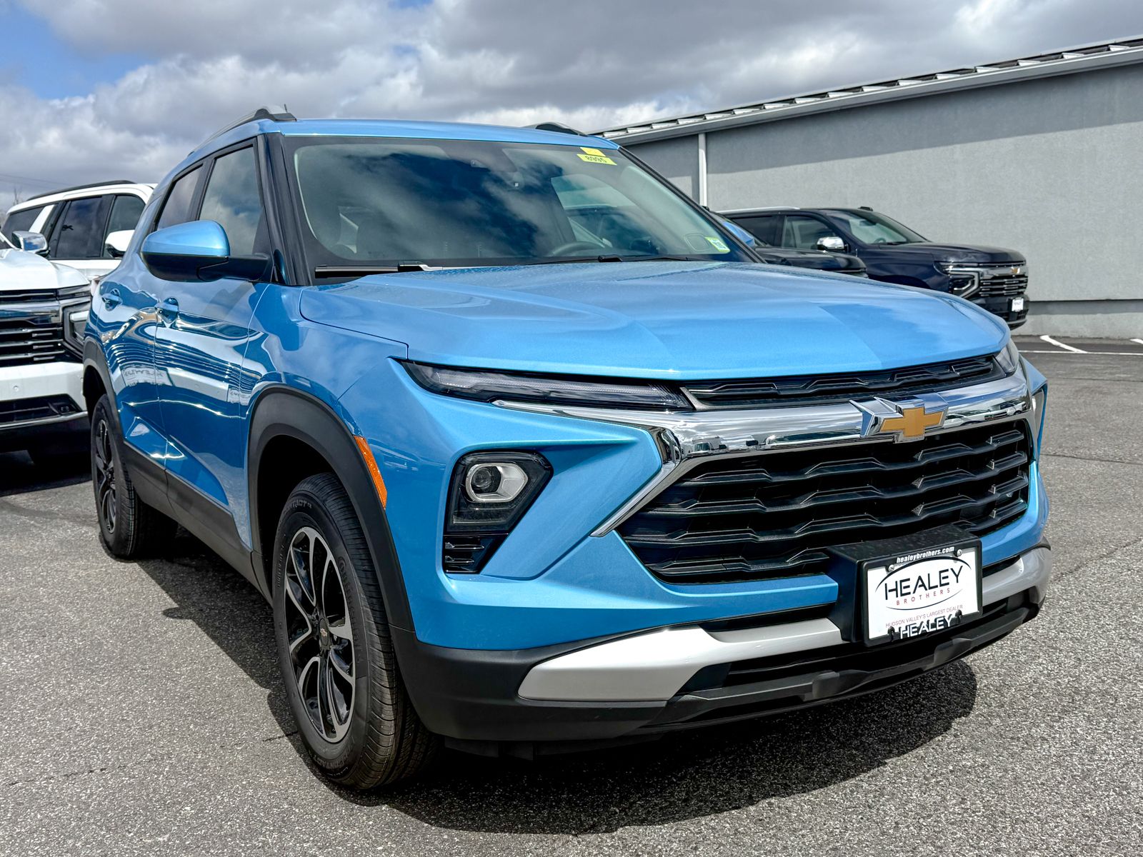 Photo view of 2026 Chevrolet Trailblazer in Blue