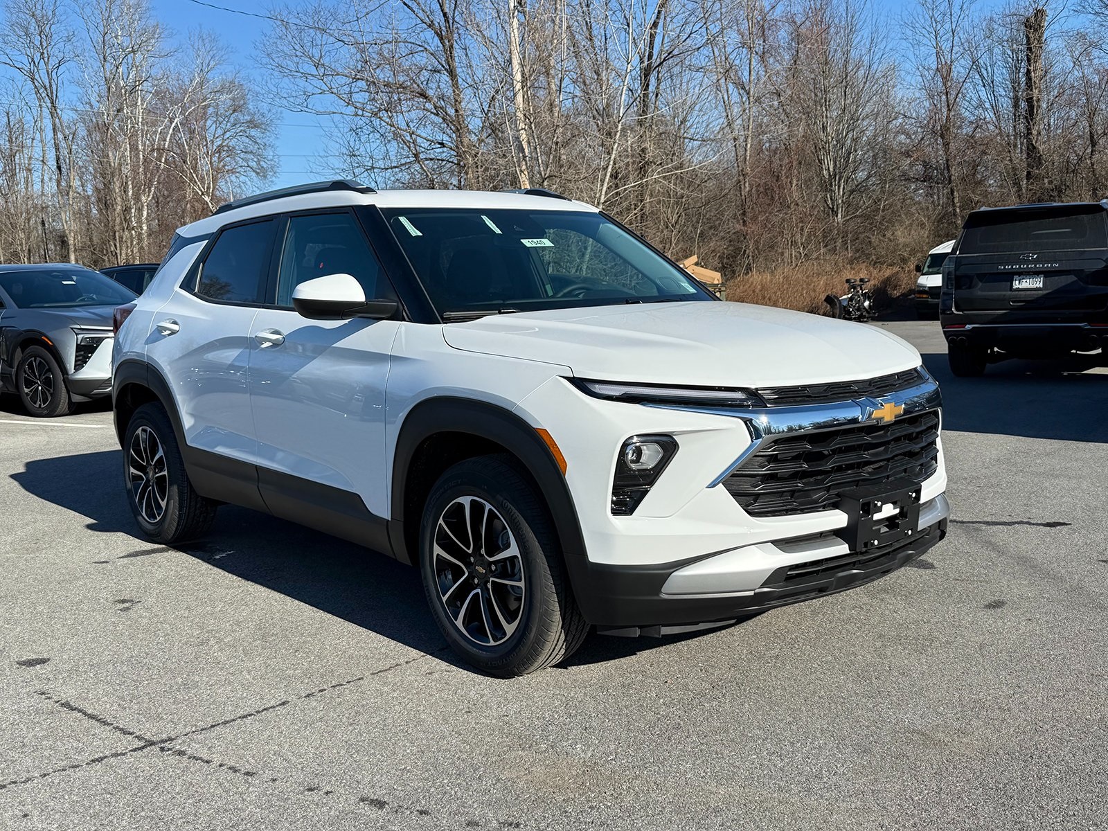 Photo view of 2026 Chevrolet Trailblazer in White