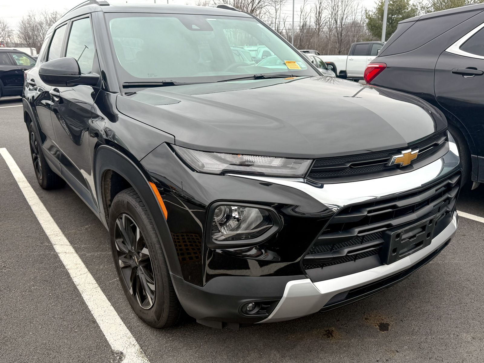 Photo view of 2023 Chevrolet Trailblazer in Black