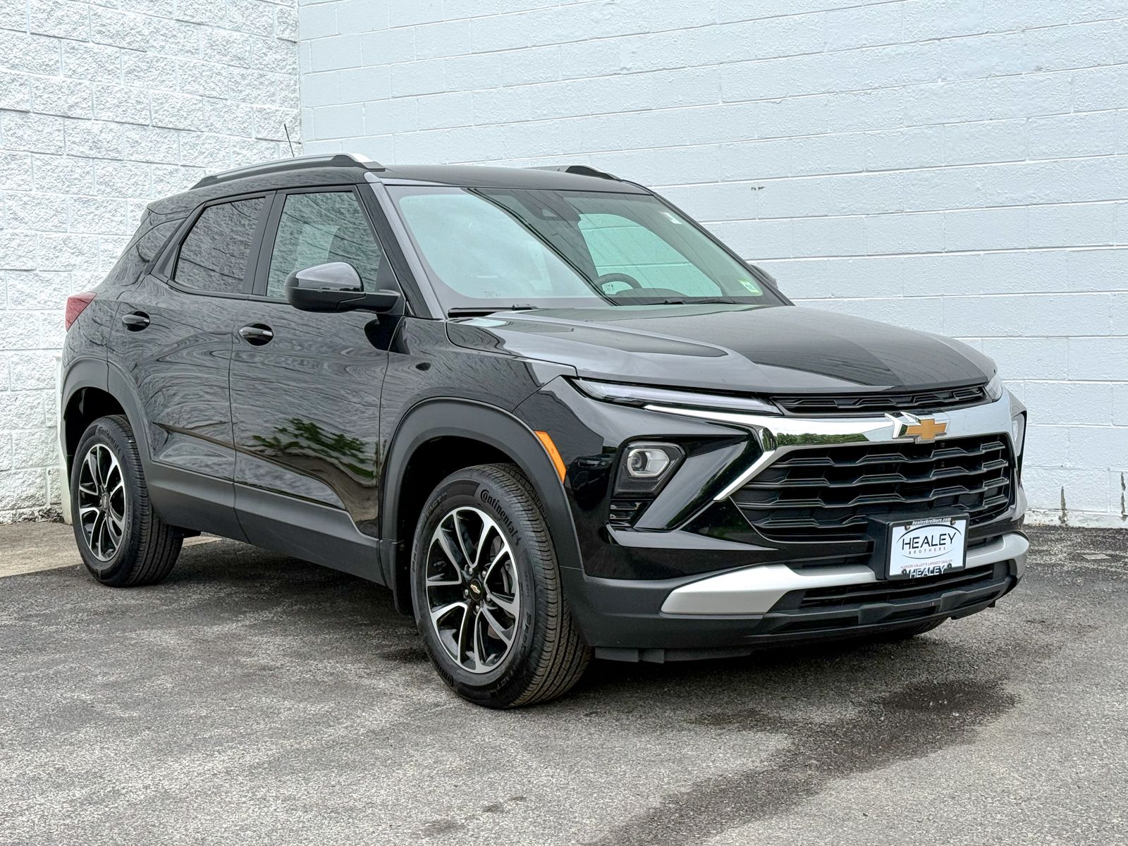 Photo view of 2025 Chevrolet Trailblazer in Black