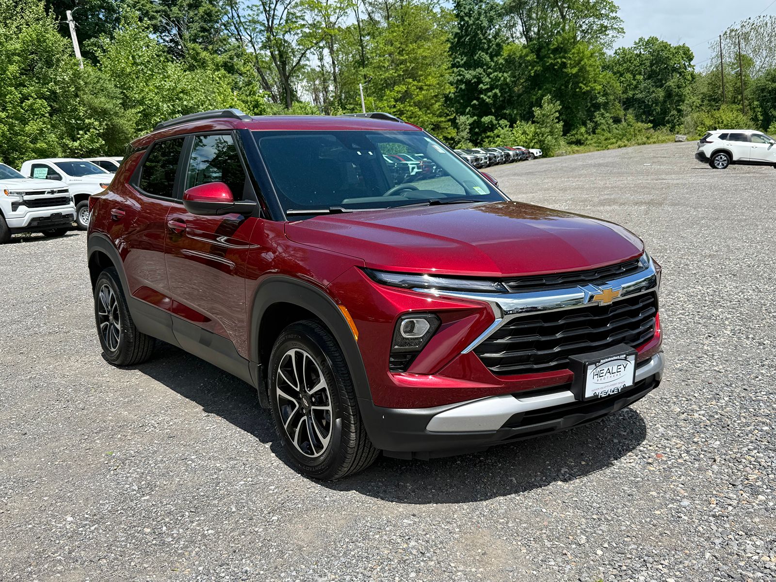 Photo view of 2025 Chevrolet Trailblazer in Red