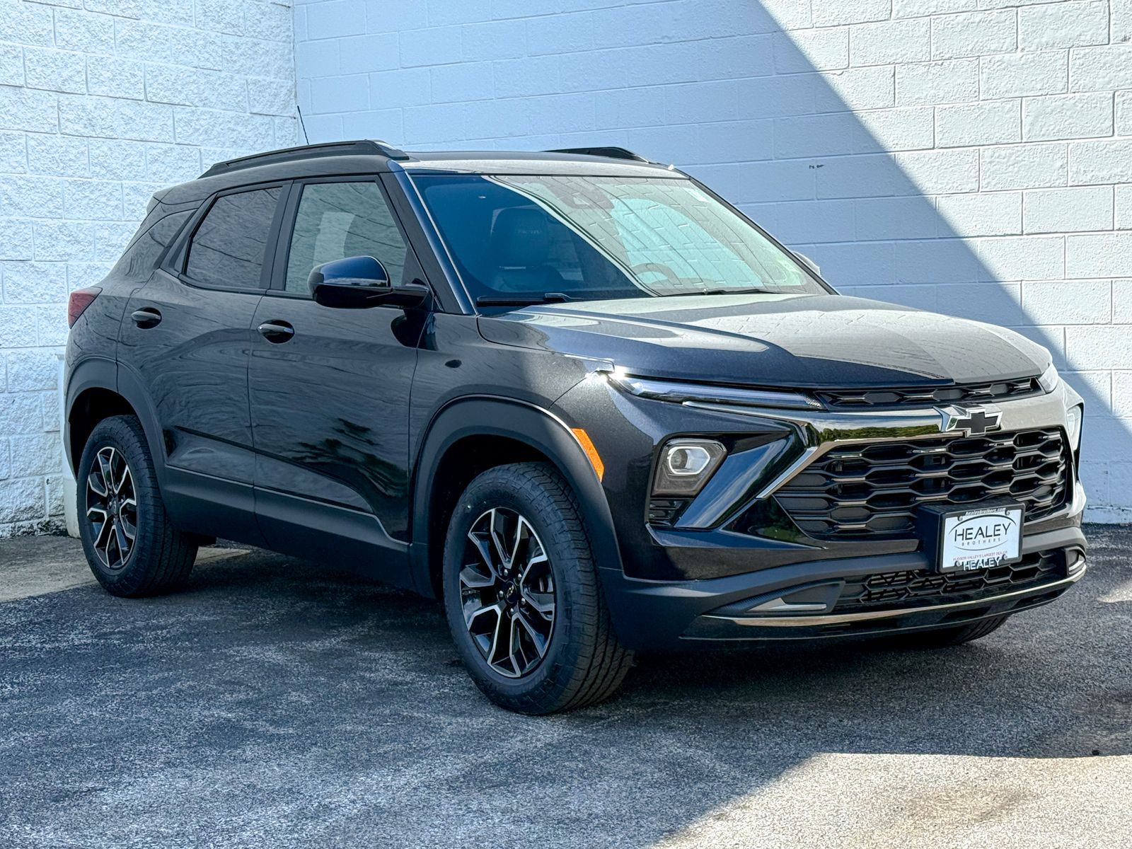 Photo view of 2026 Chevrolet Trailblazer in Black