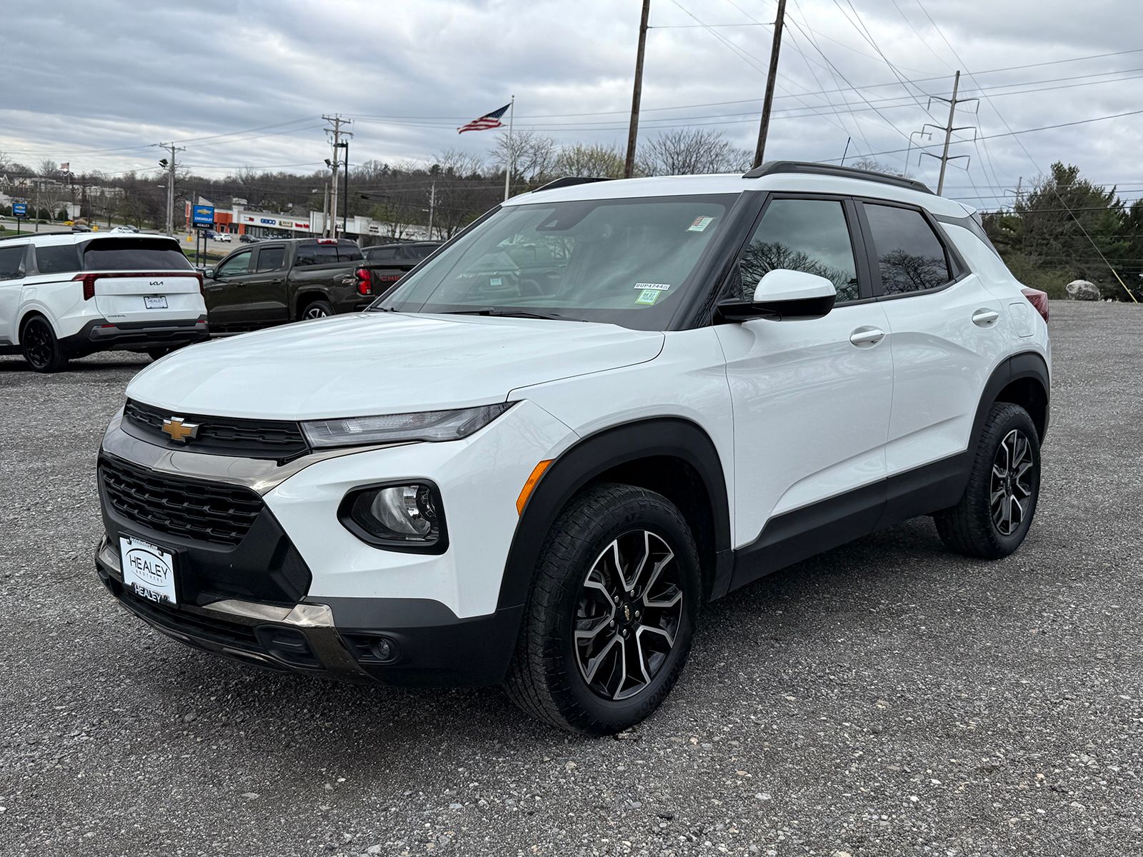 Photo view of 2023 Chevrolet Trailblazer in White