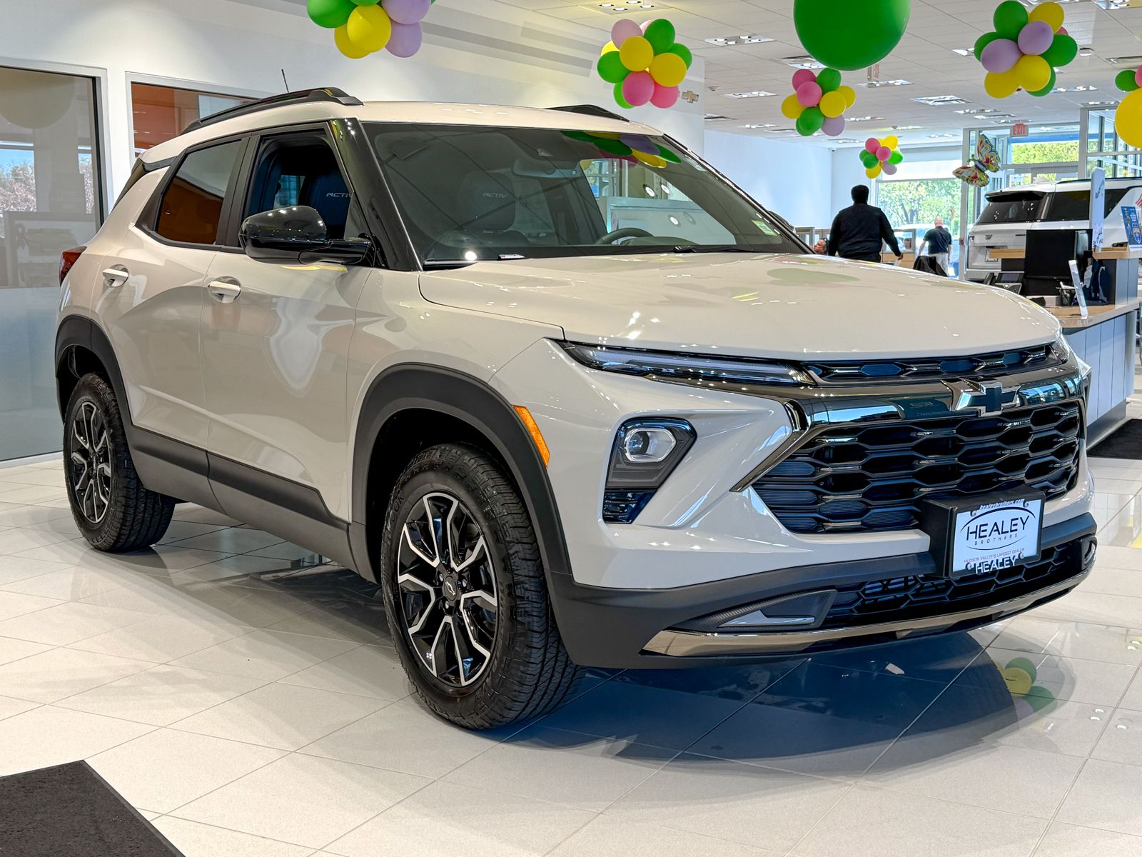Photo view of 2026 Chevrolet Trailblazer in Tan