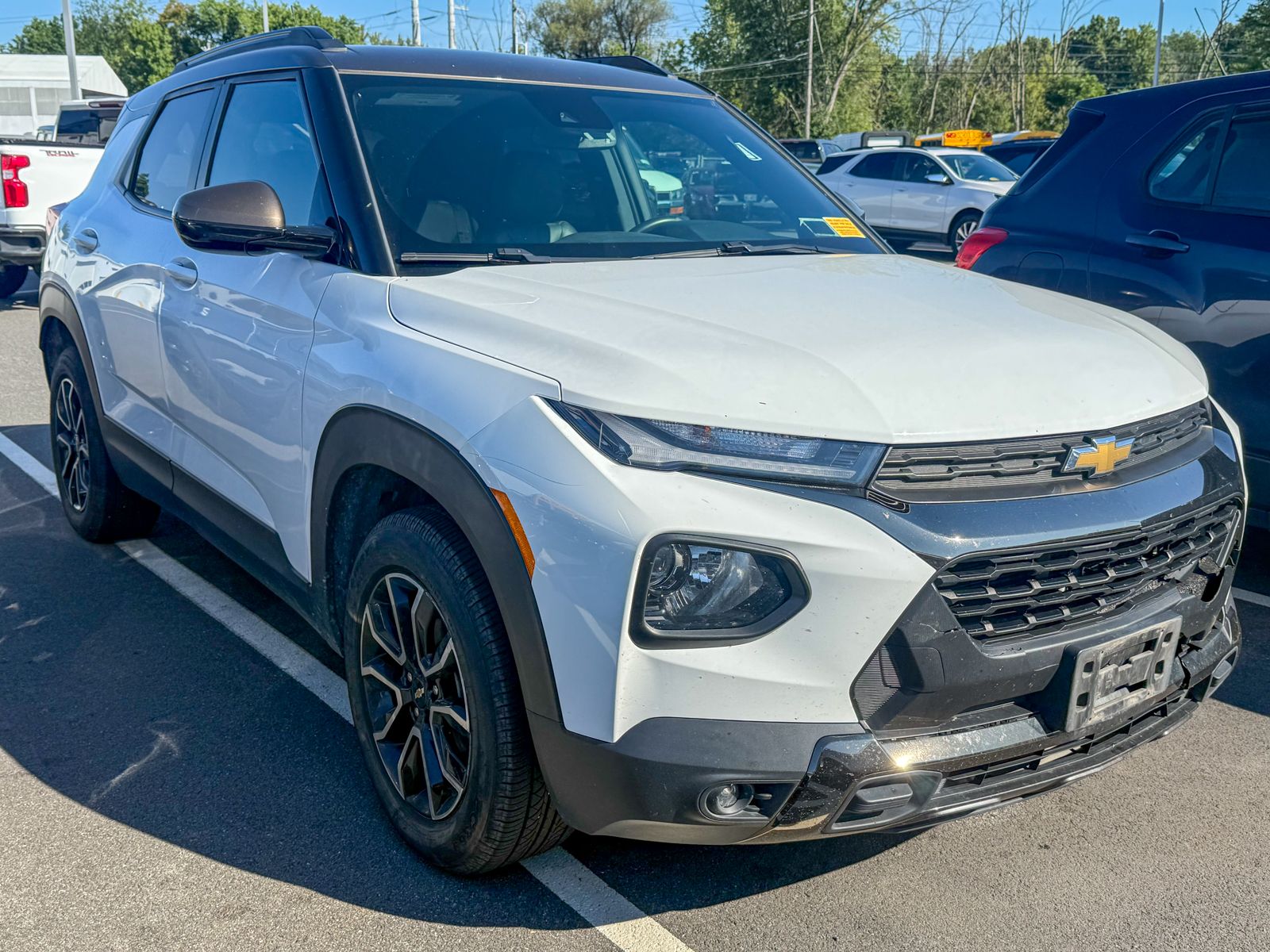 Photo view of 2021 Chevrolet Trailblazer in White