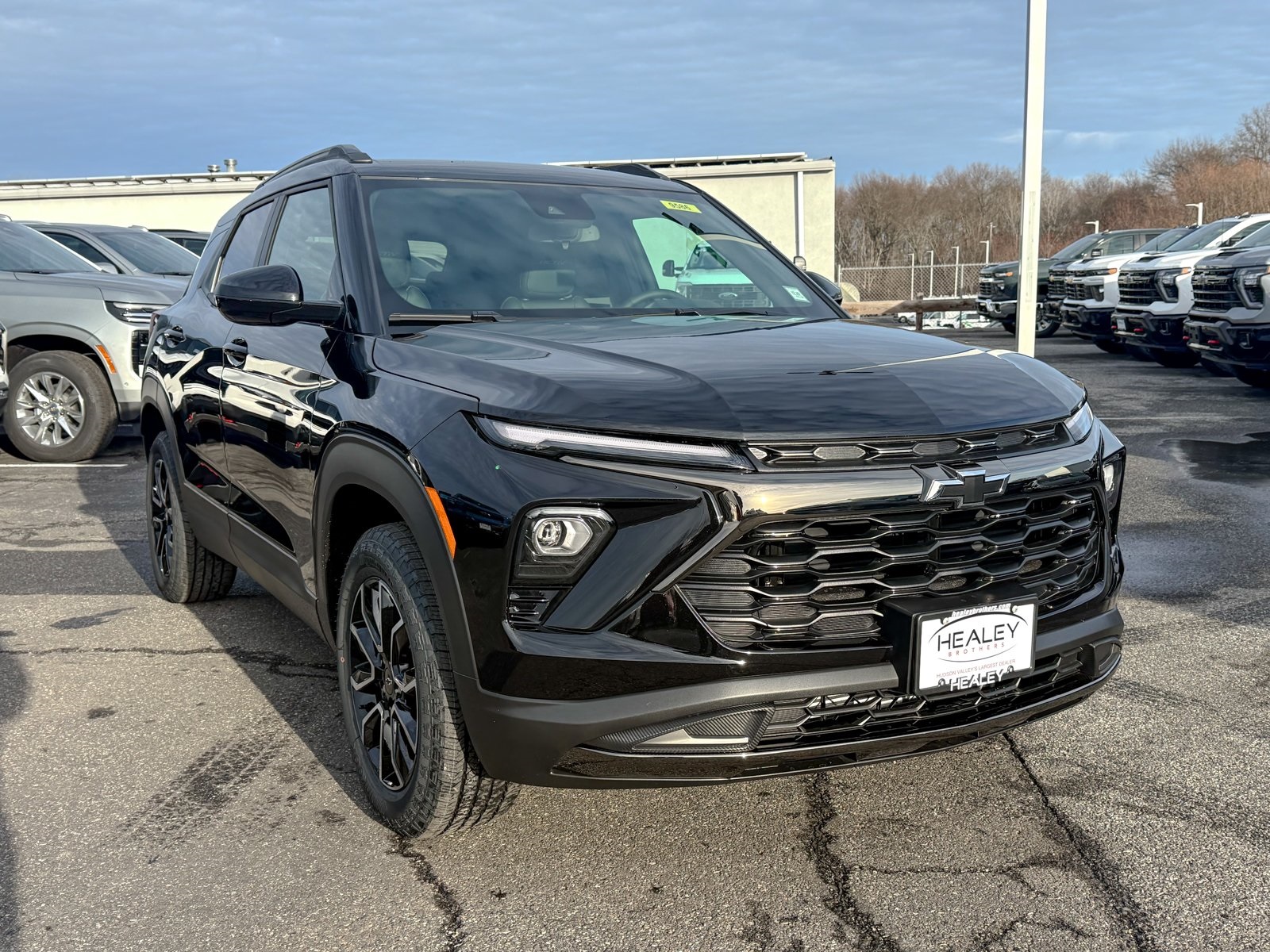 Photo view of 2026 Chevrolet Trailblazer in Black