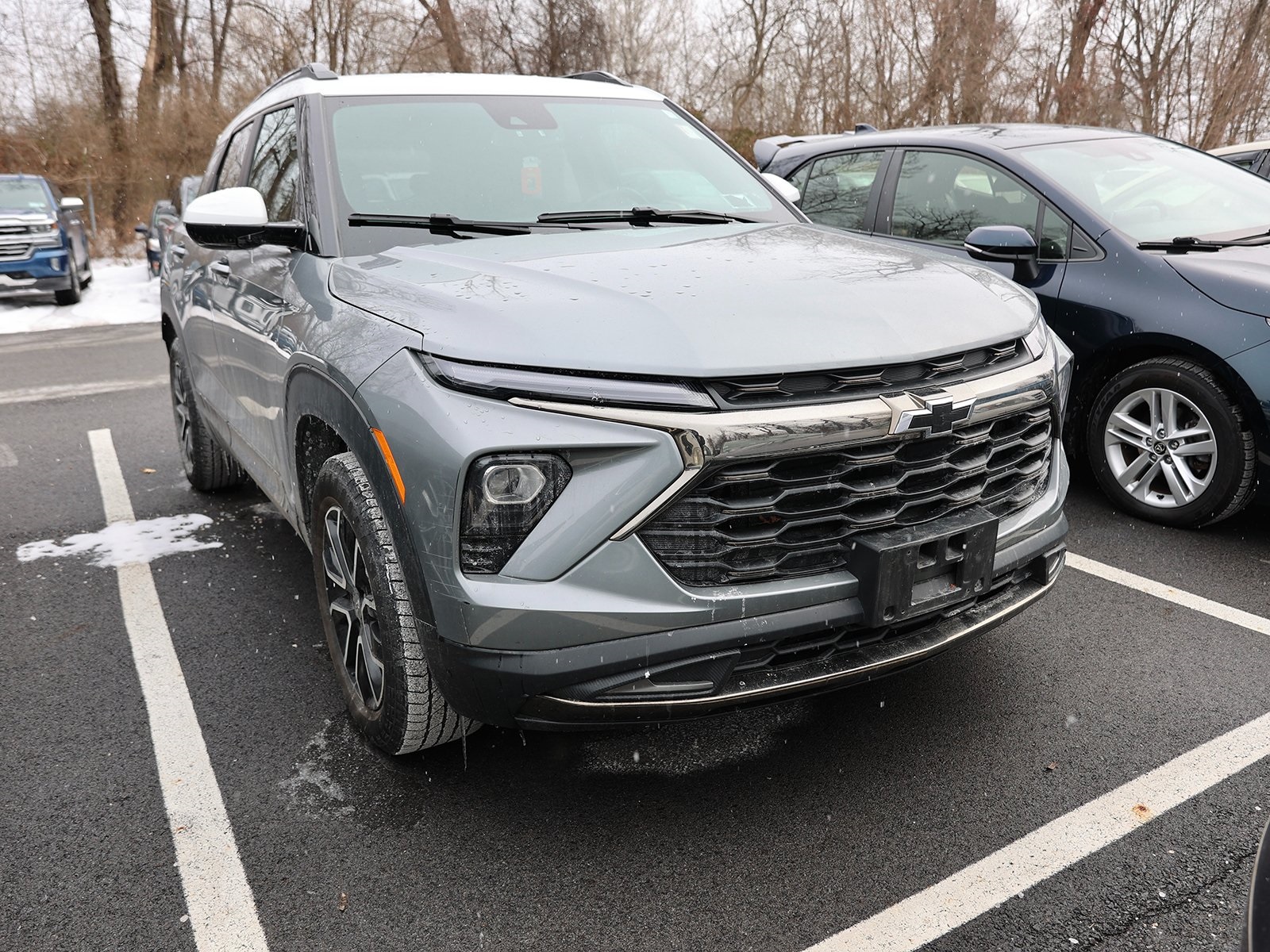 Photo view of 2024 Chevrolet Trailblazer in Gray