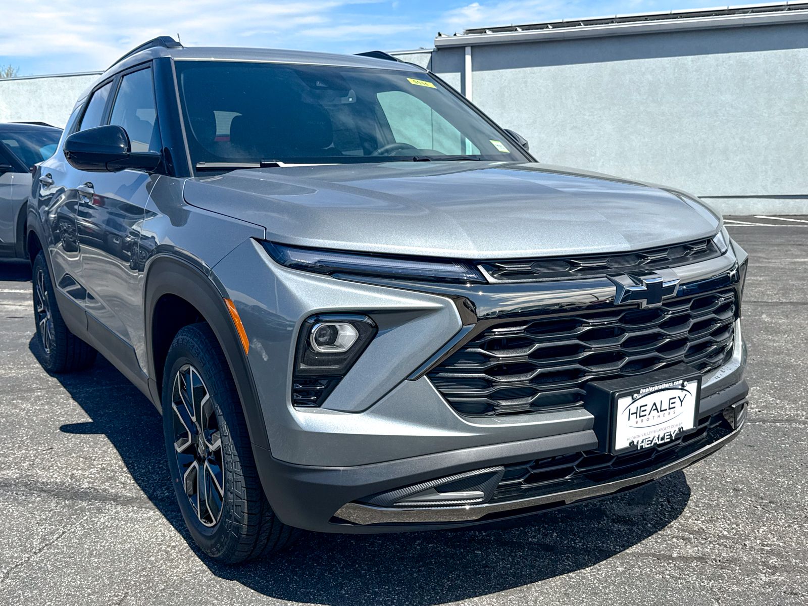 Photo view of 2026 Chevrolet Trailblazer in Gray