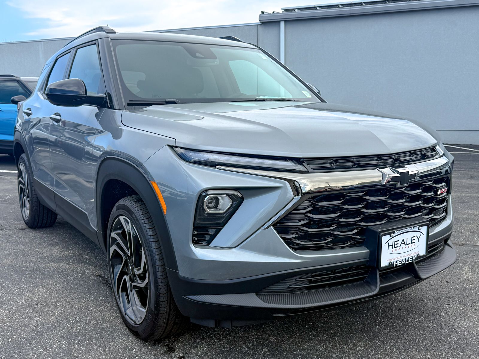 Photo view of 2026 Chevrolet Trailblazer in Gray