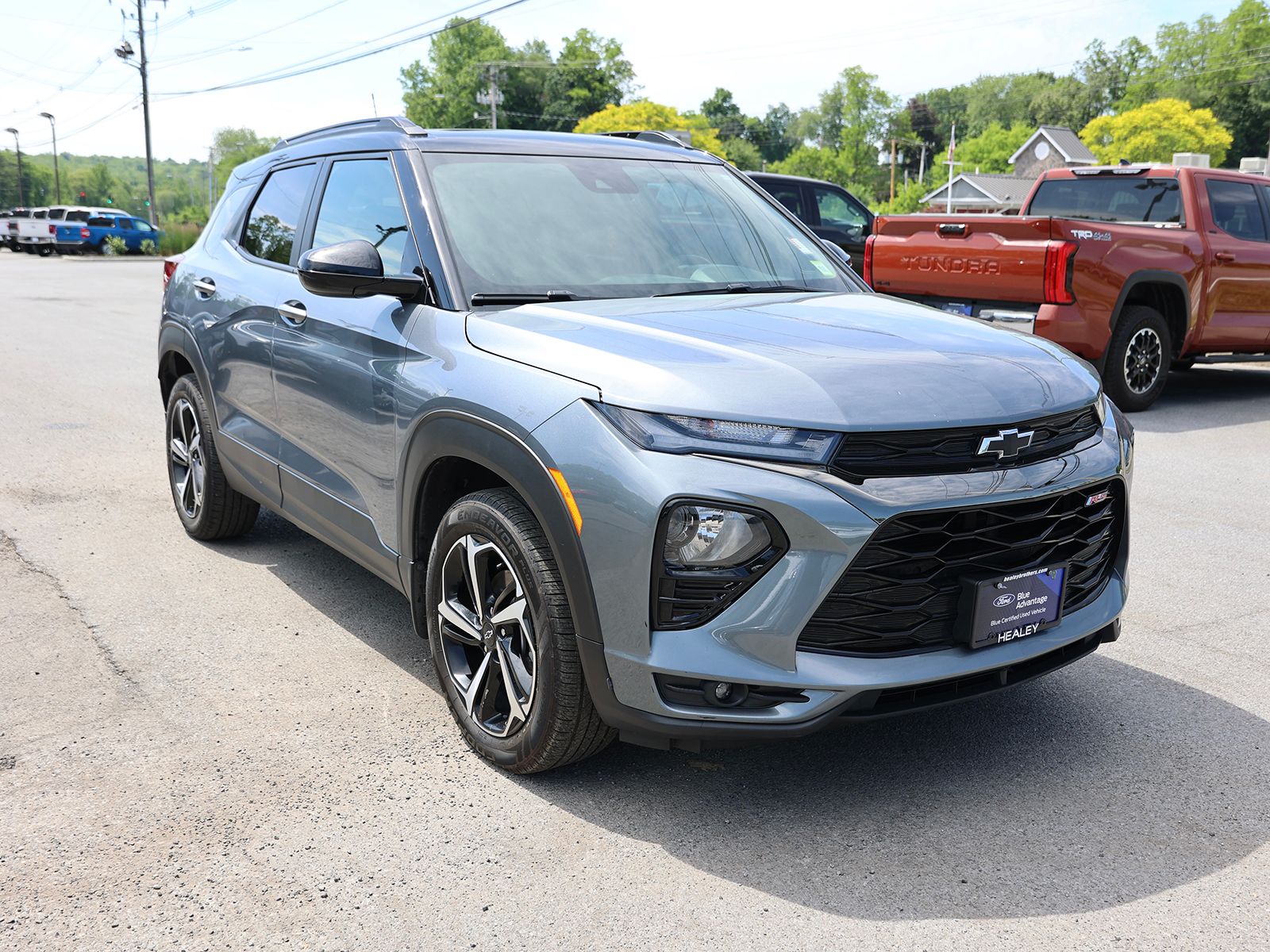 Photo view of 2022 Chevrolet Trailblazer in Silver