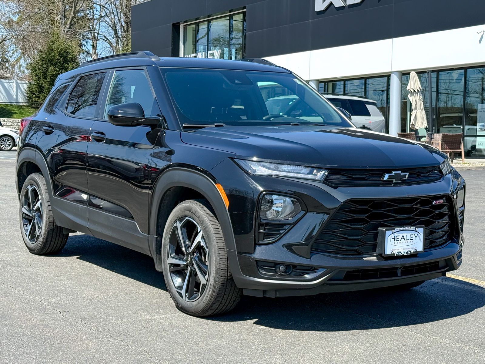 Photo view of 2023 Chevrolet Trailblazer in Black
