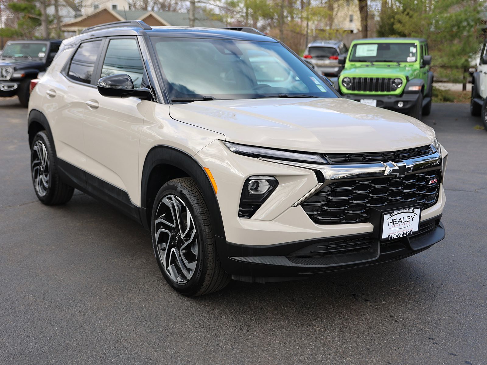 Photo view of 2026 Chevrolet Trailblazer in Tan