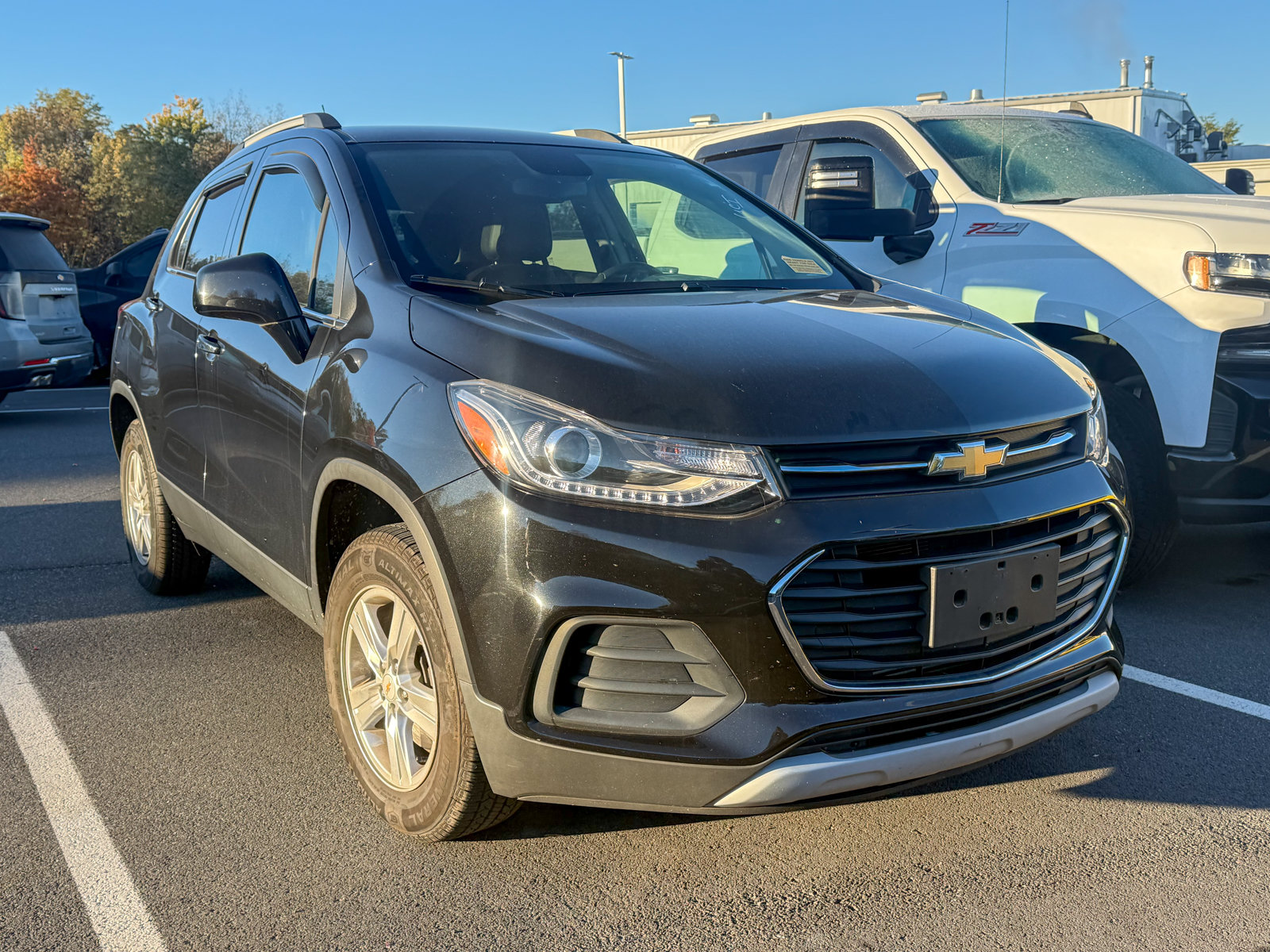Photo view of 2019 Chevrolet Trax in Black