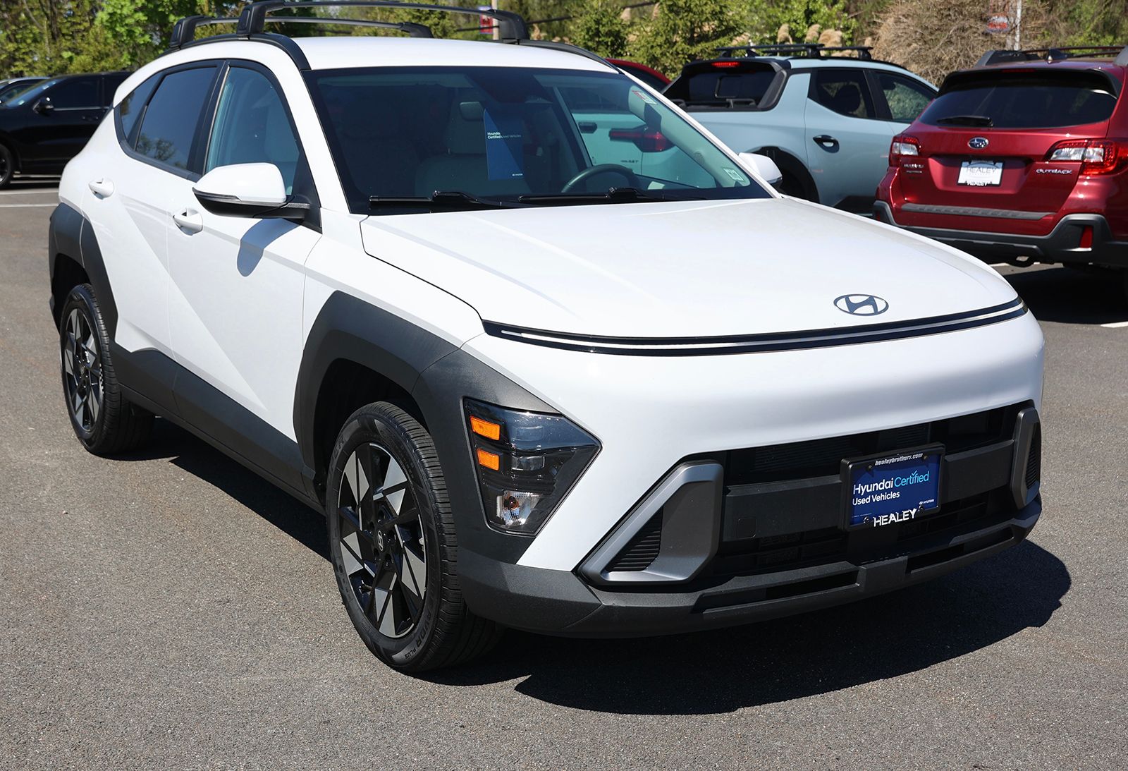 Photo view of 2024 Hyundai Kona in White