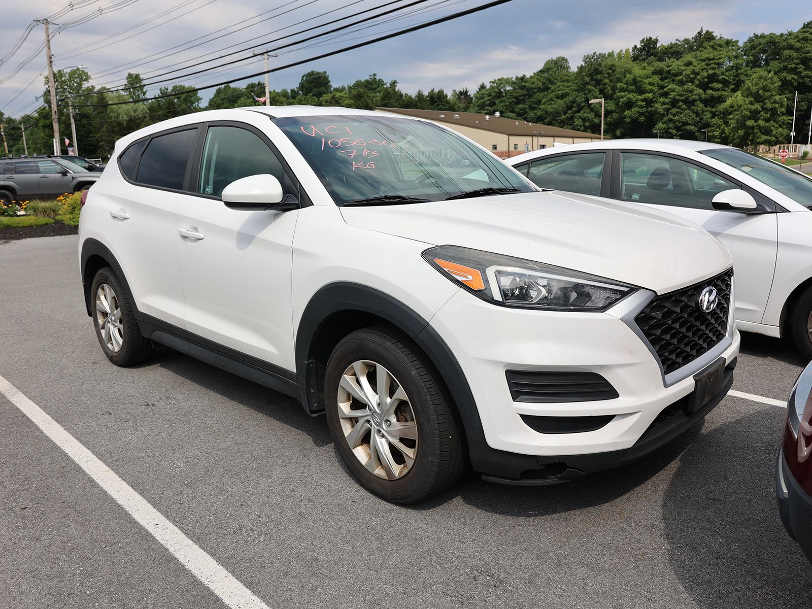 Photo view of 2019 Hyundai Tucson in White