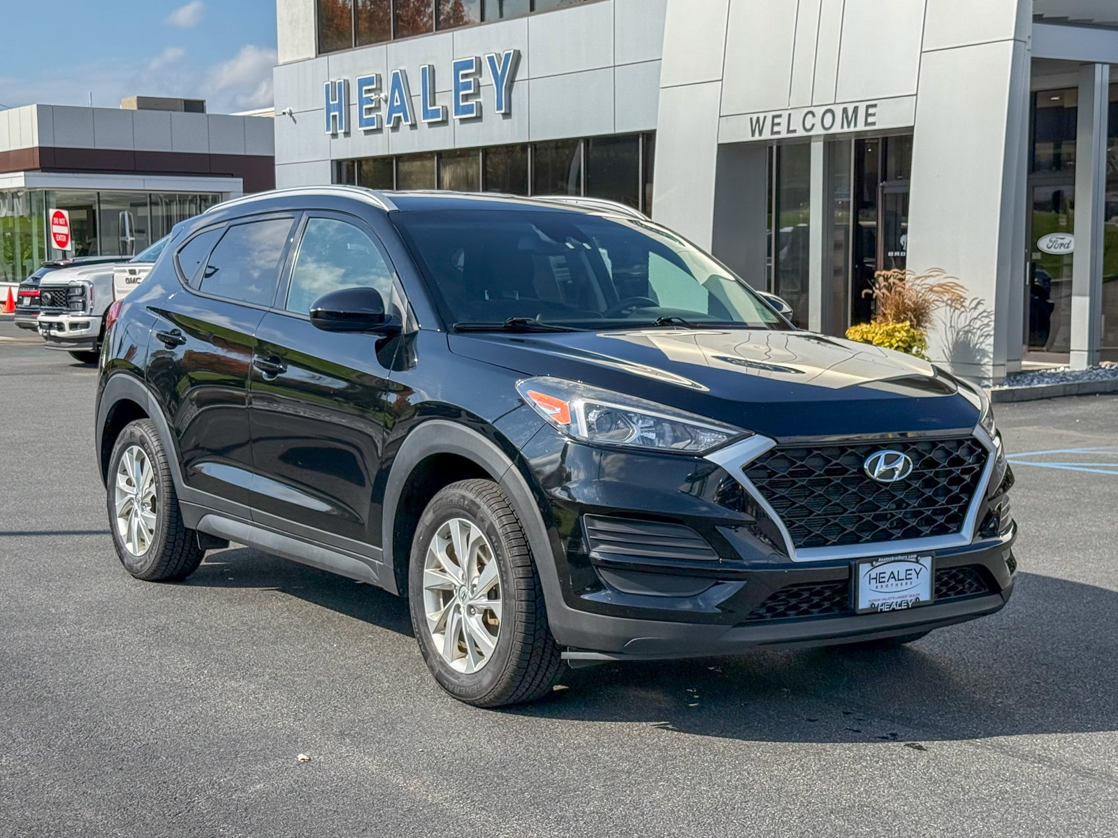 Photo view of 2019 Hyundai Tucson in Black