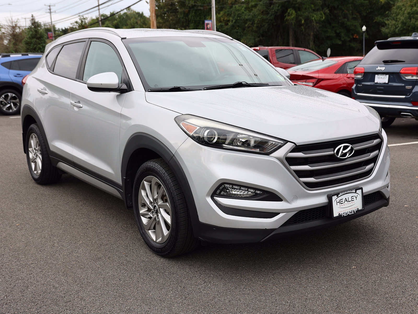 Photo view of 2017 Hyundai Tucson in Silver