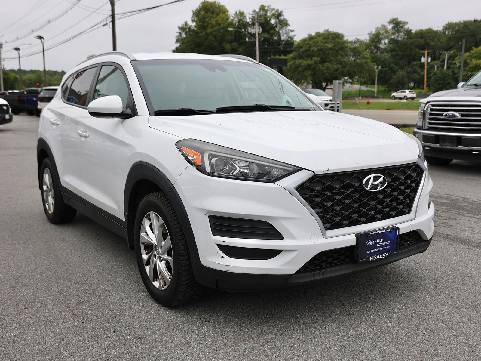Photo view of 2019 Hyundai Tucson in White