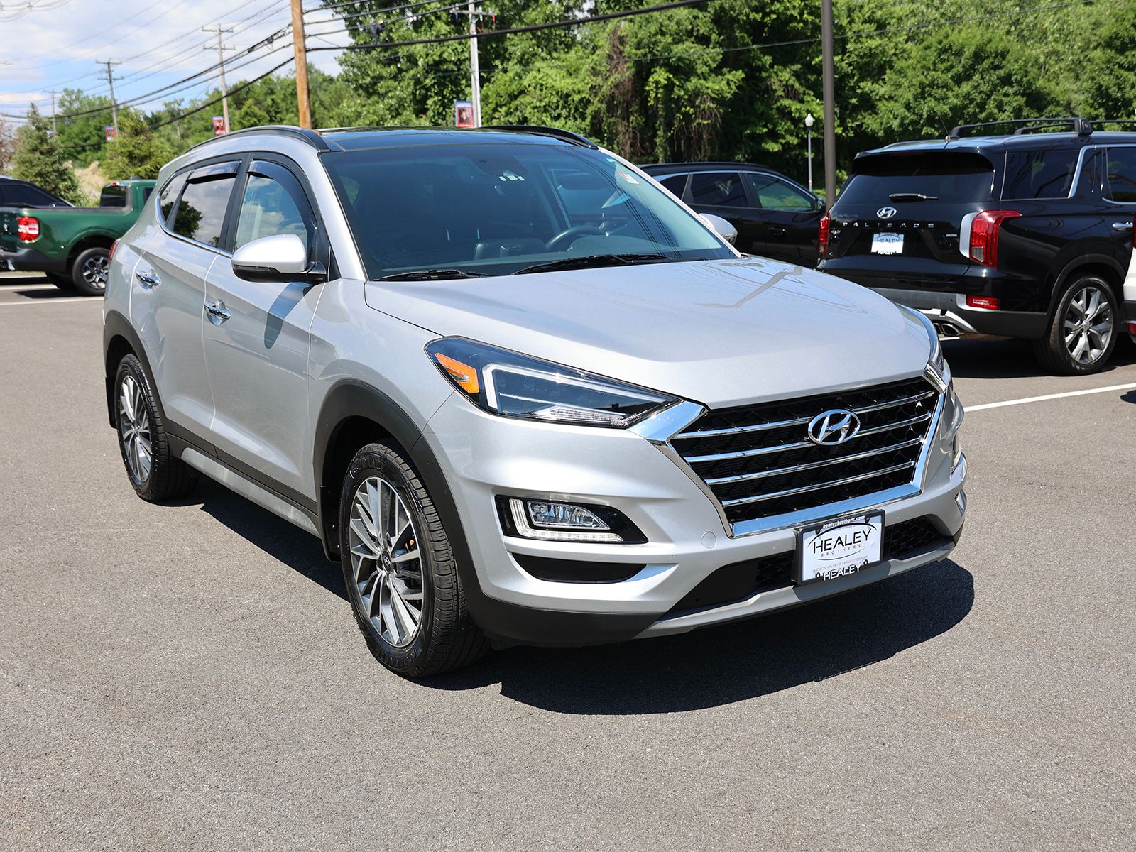 Photo view of 2020 Hyundai Tucson in Silver