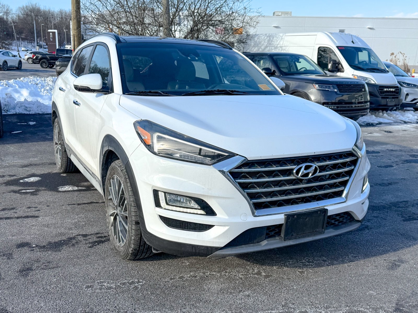 Photo view of 2019 Hyundai Tucson in White