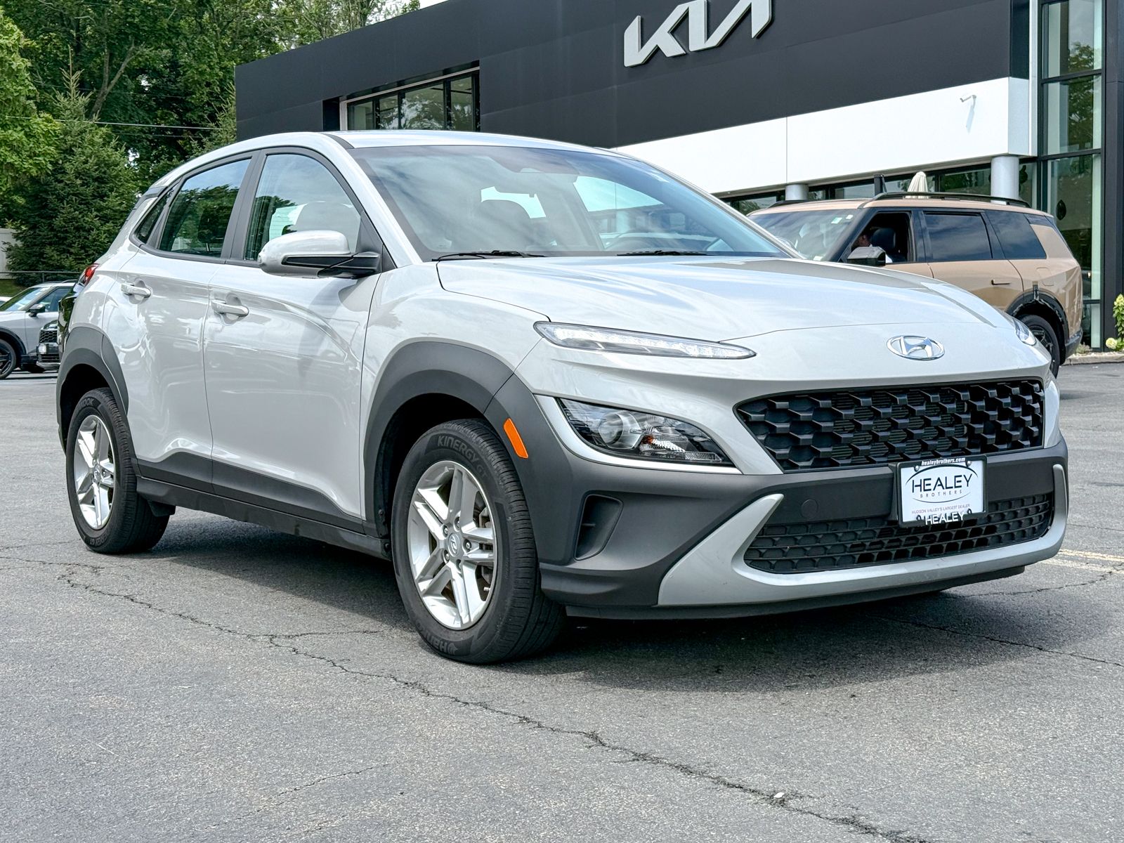 Photo view of 2023 Hyundai Kona in Silver