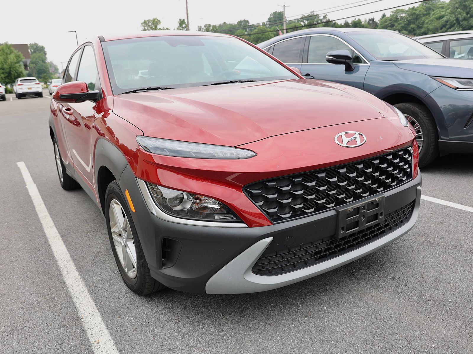 Photo view of 2023 Hyundai Kona in Red