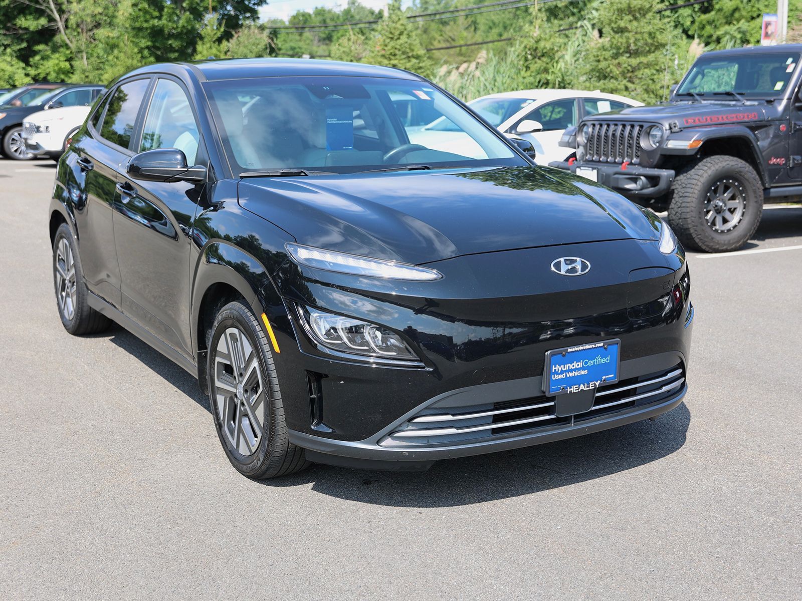 Photo view of 2023 Hyundai Kona Electric in Black