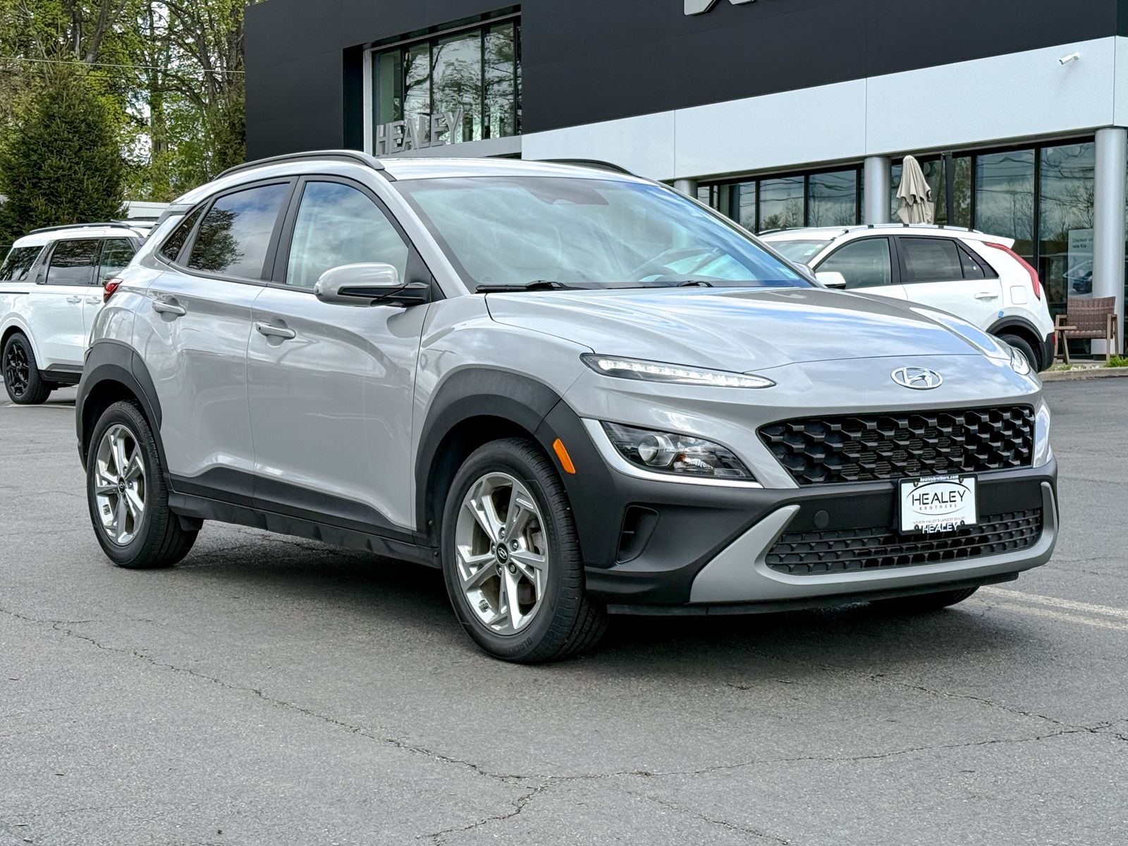 Photo view of 2023 Hyundai Kona in Silver