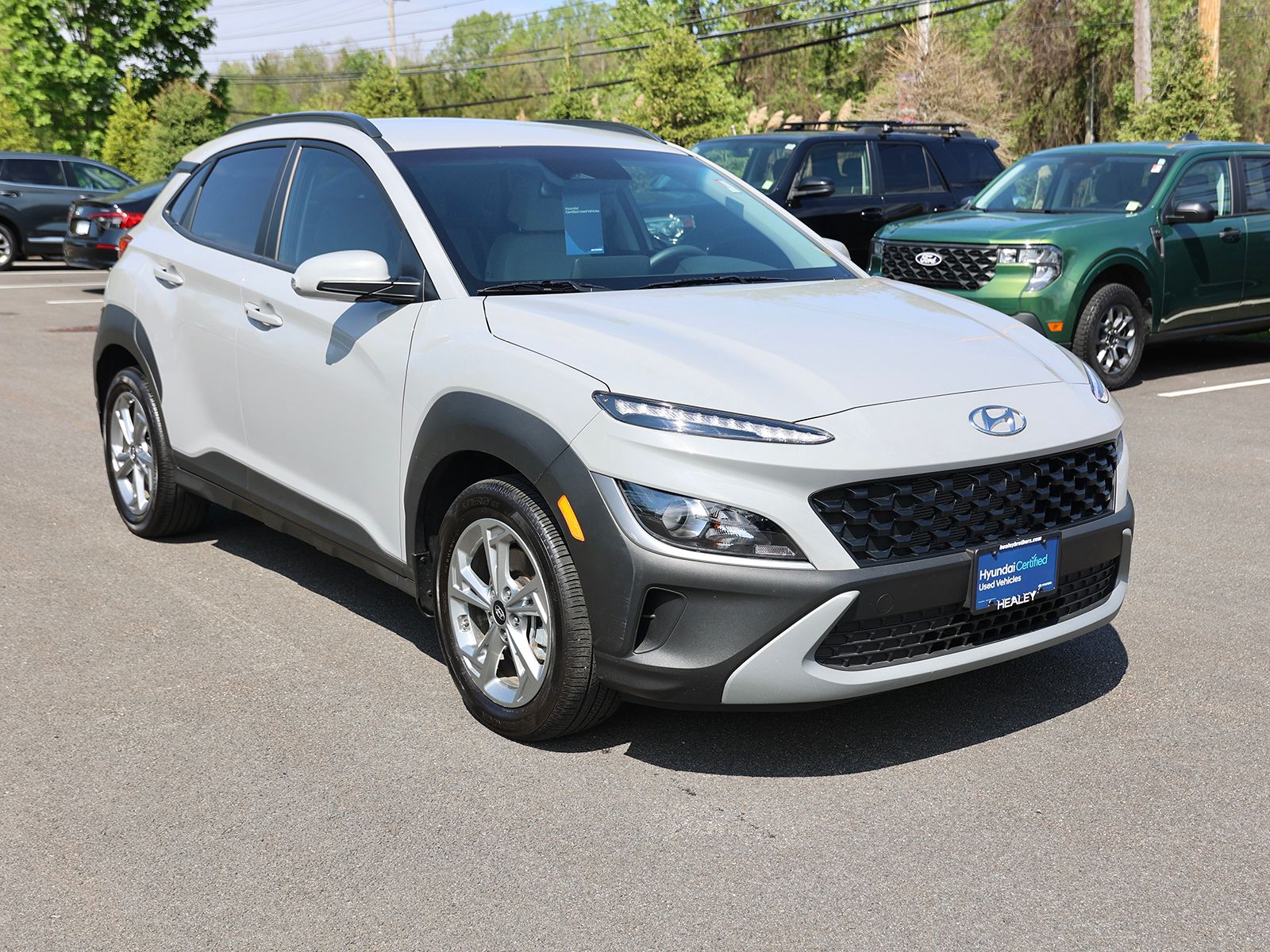 Photo view of 2023 Hyundai Kona in Silver
