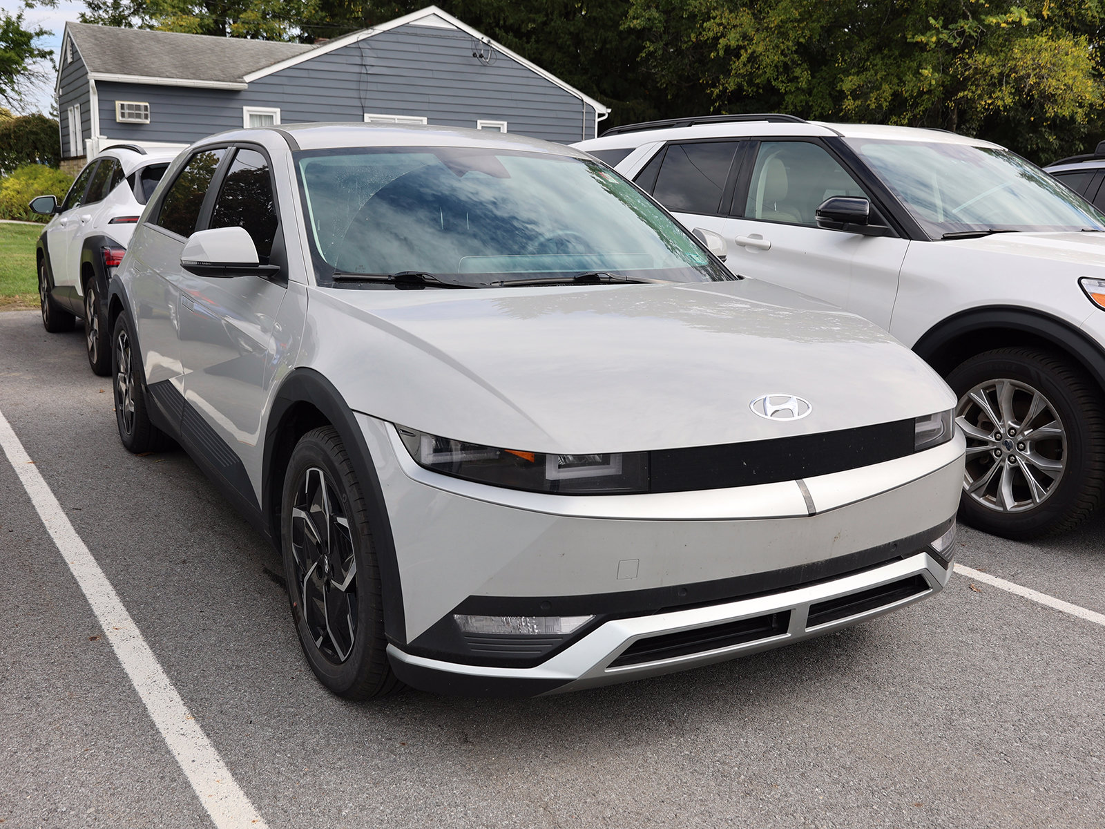 Photo view of 2024 Hyundai IONIQ 5 in Gray