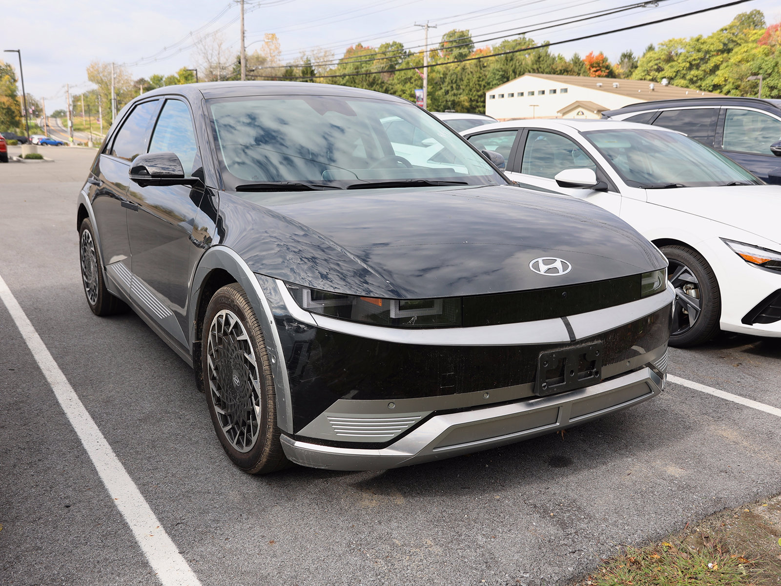 Photo view of 2023 Hyundai IONIQ 5 in Black