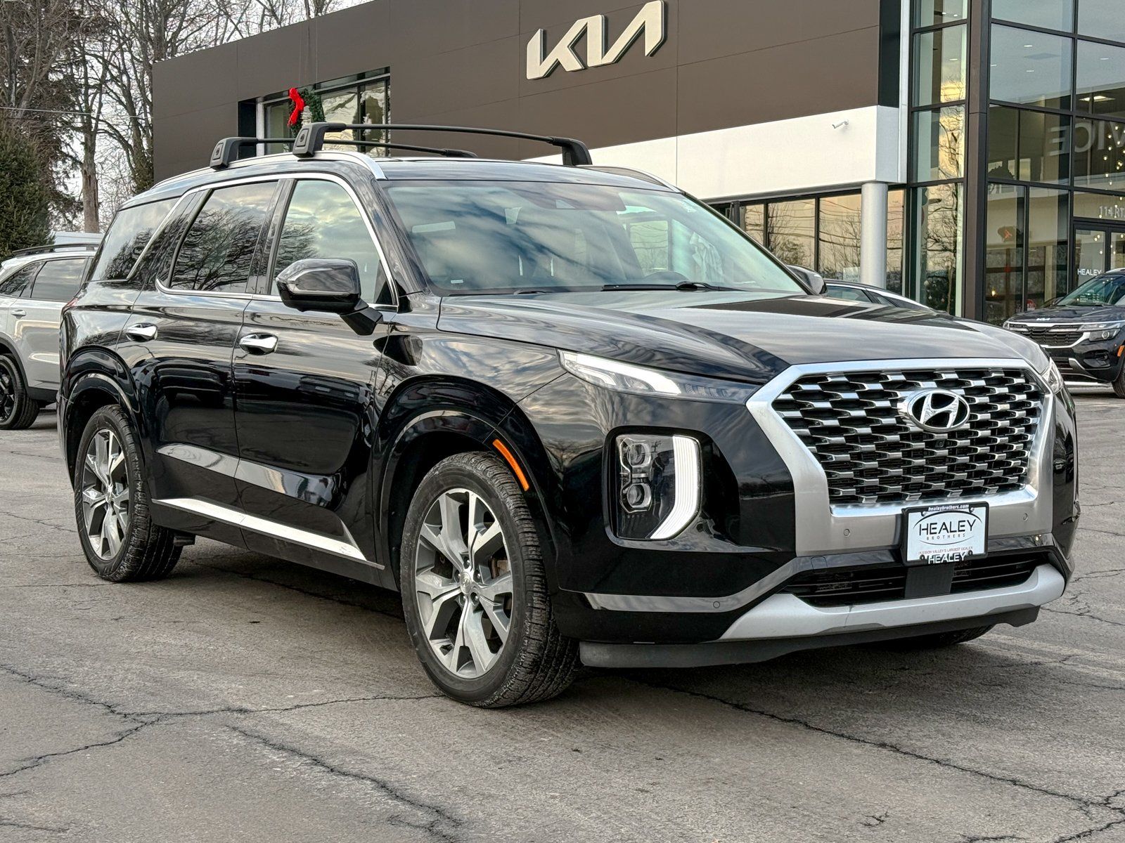 Photo view of 2021 Hyundai Palisade in Black
