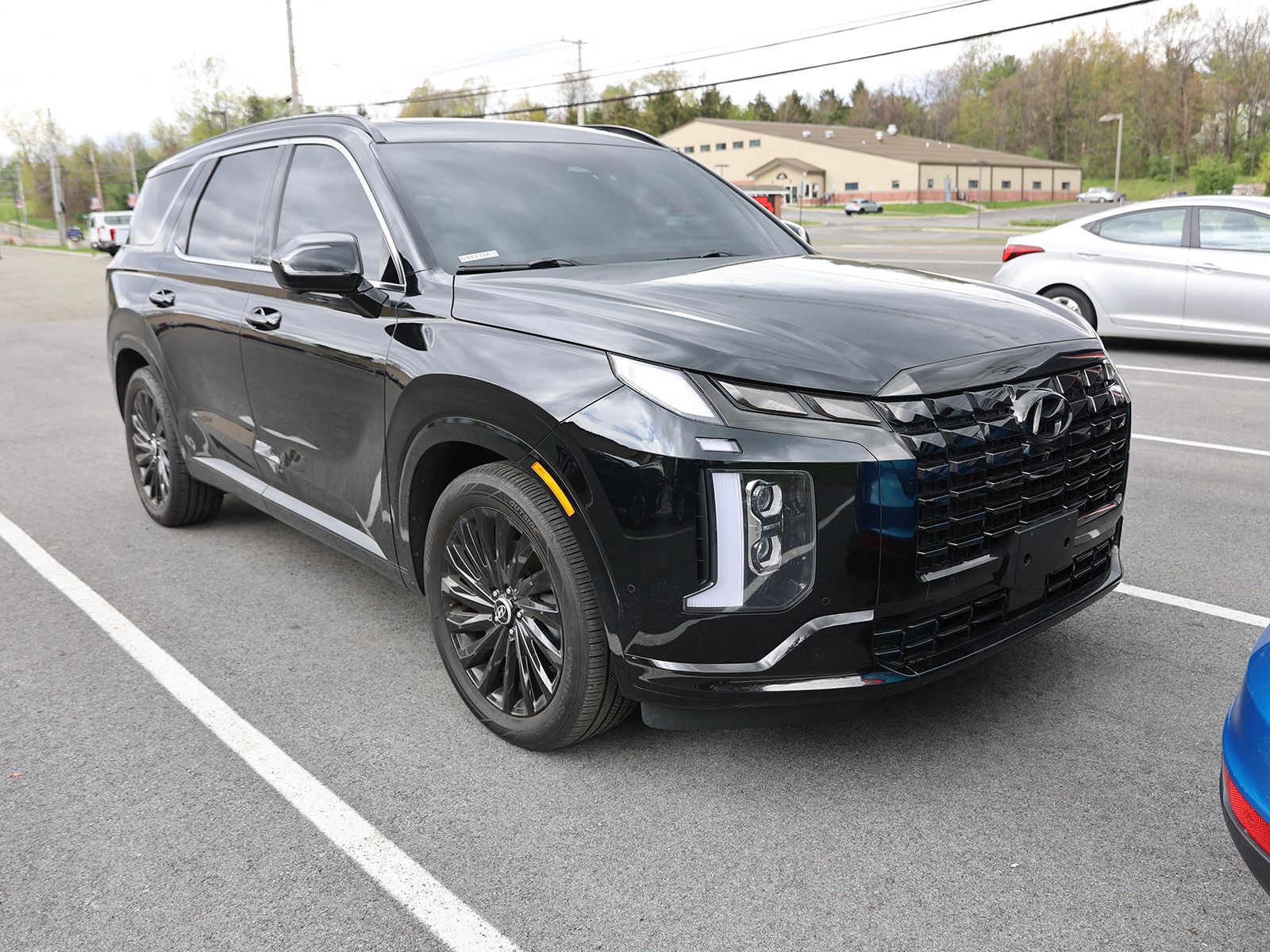 Photo view of 2024 Hyundai Palisade in Black